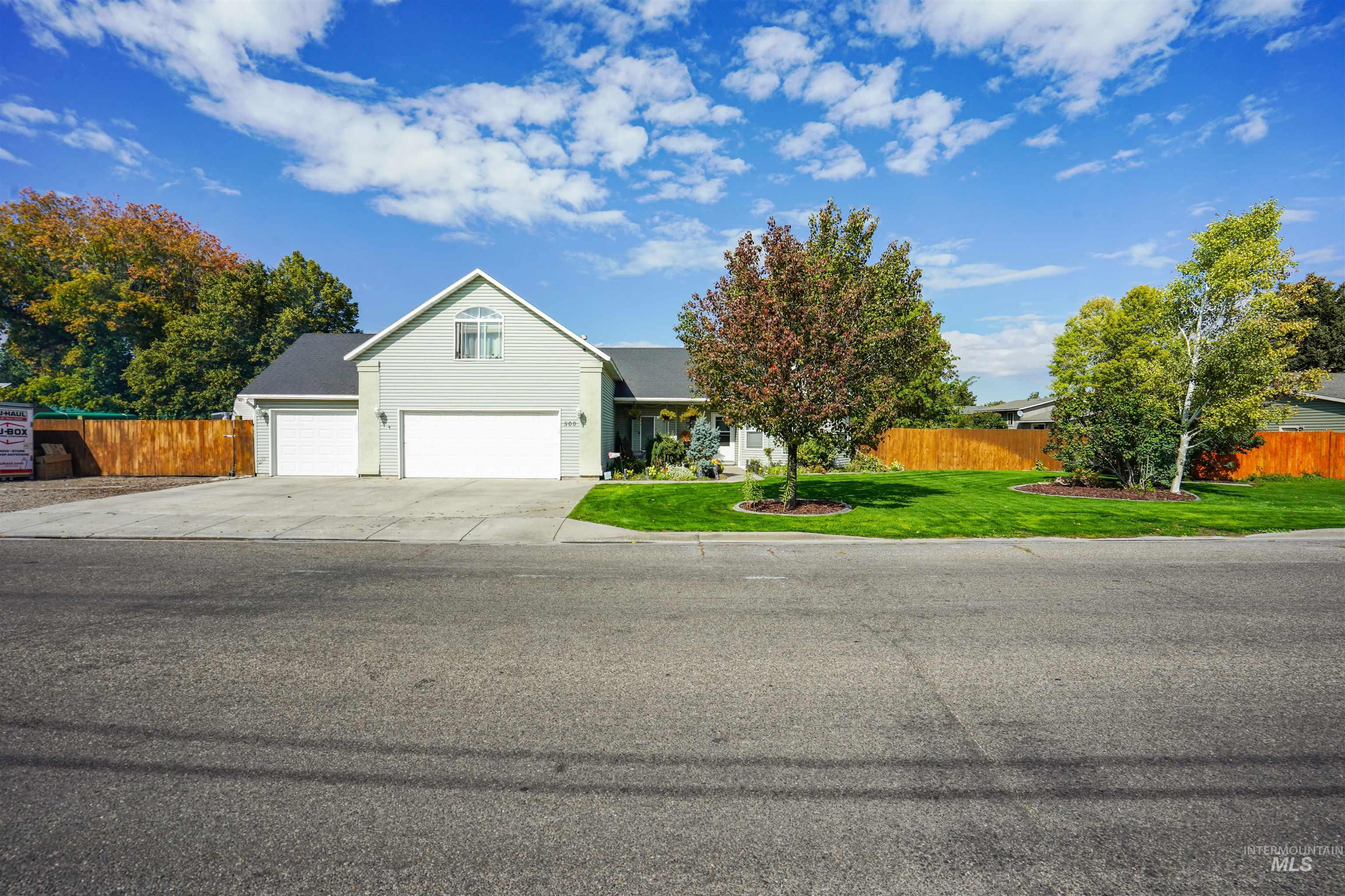 500 E 19th Street, Burley, Idaho 83318, 4 Bedrooms, 3 Bathrooms, Residential For Sale, Price $430,000,MLS 98964646