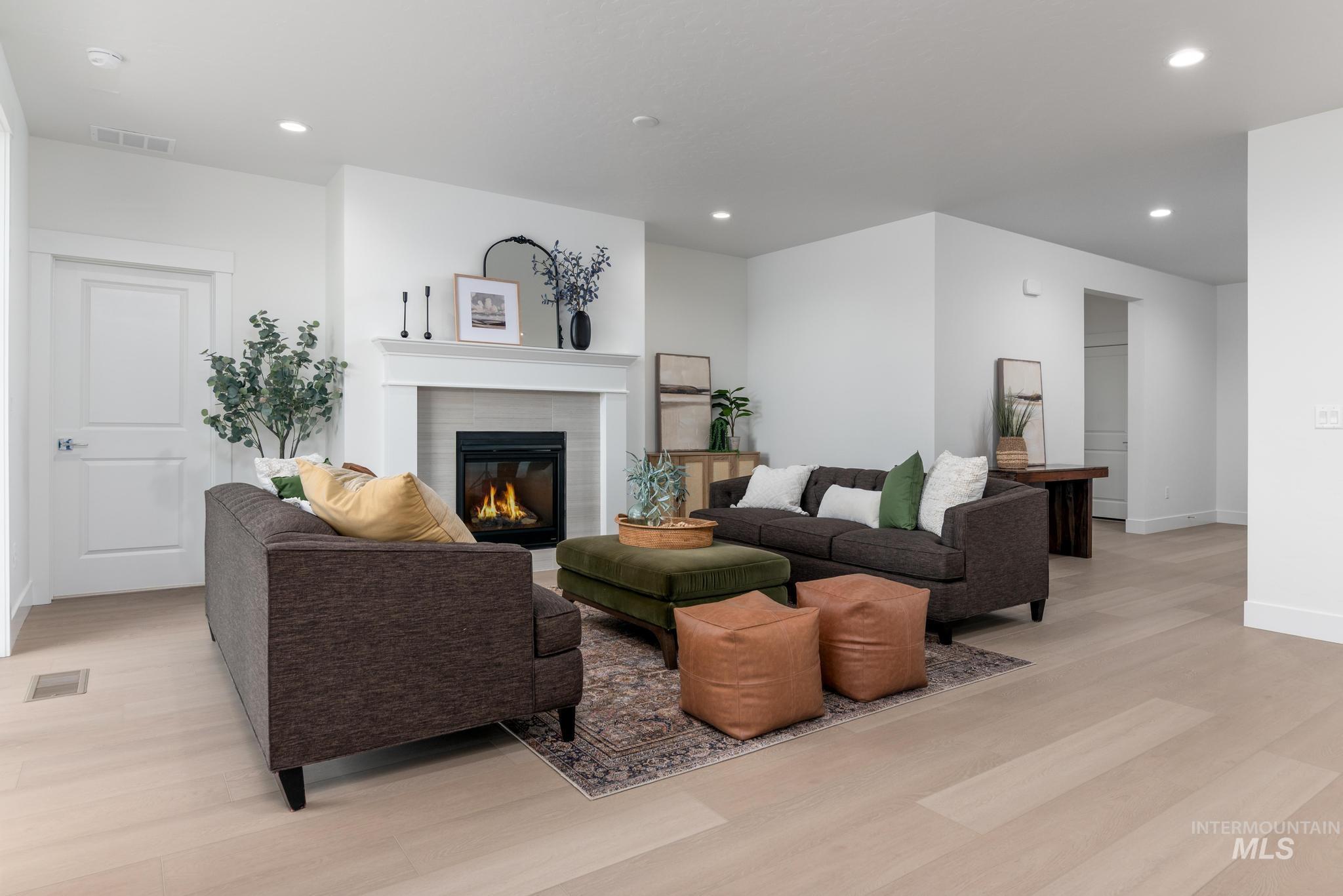 8108 S Diamond River St, Meridian, Idaho 83642, 4 Bedrooms, 2 Bathrooms, Residential For Sale, Price $522,000, 98964657