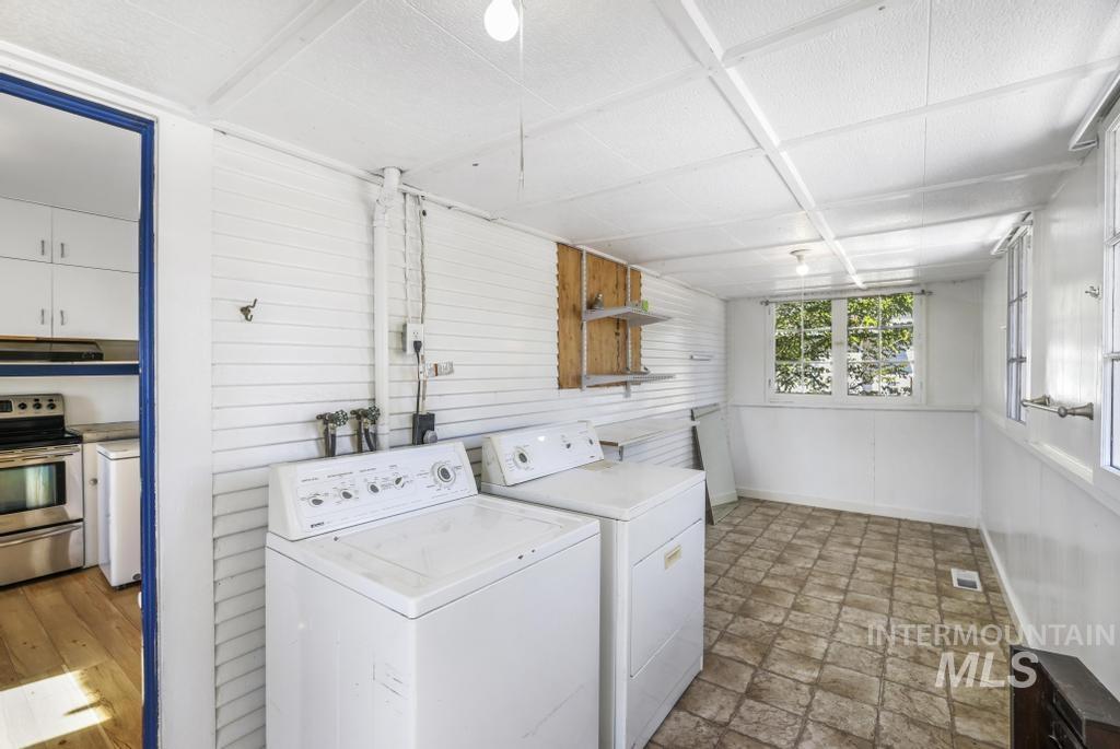 336 6th Ave N, Twin Falls, Idaho 83301, 2 Bedrooms, 1 Bathroom, Residential For Sale, Price $239,000,MLS 98964673