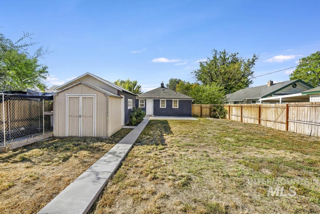 336 6th Ave N, Twin Falls, Idaho 83301, 2 Bedrooms, 1 Bathroom, Residential For Sale, Price $239,000,MLS 98964673