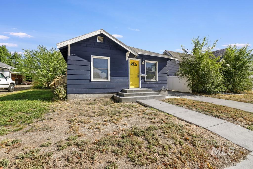336 6th Ave N, Twin Falls, Idaho 83301, 2 Bedrooms, 1 Bathroom, Residential For Sale, Price $239,000,MLS 98964673