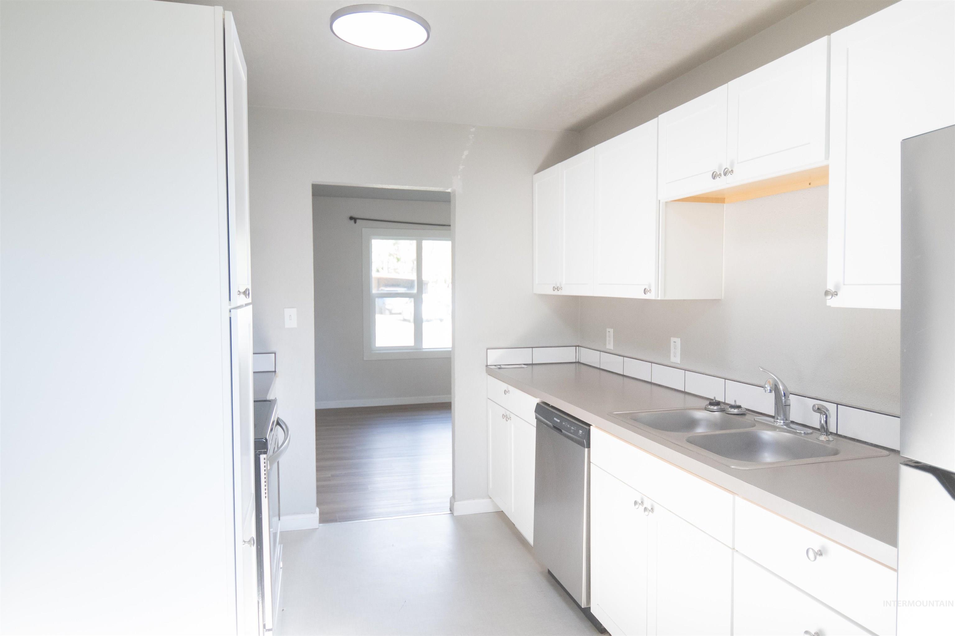 127 E 8th North, Mountain Home, Idaho 83647, 3 Bedrooms, 1 Bathroom, Residential For Sale, Price $268,000,MLS 98964680