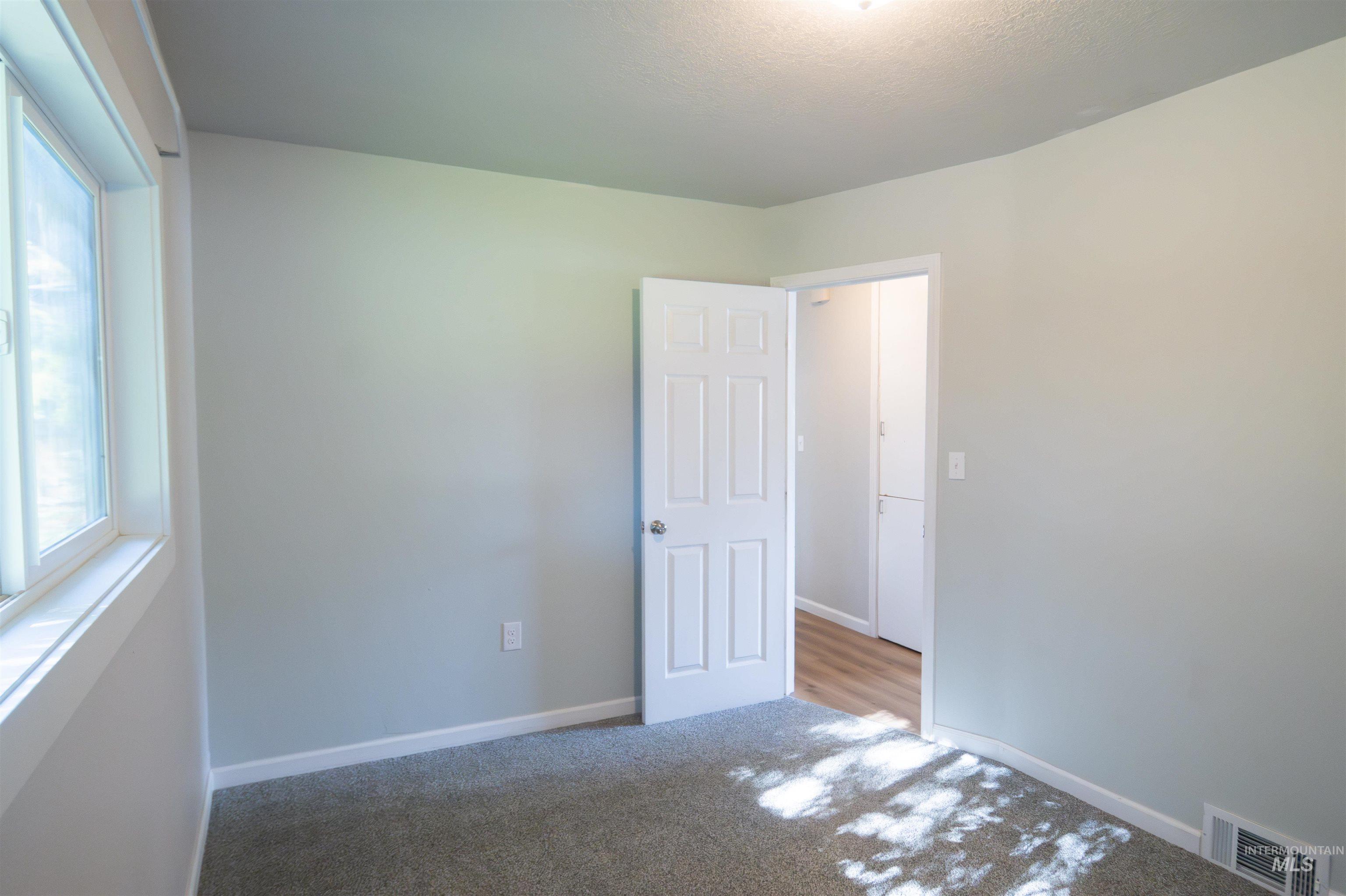 127 E 8th North, Mountain Home, Idaho 83647, 3 Bedrooms, 1 Bathroom, Residential For Sale, Price $268,000,MLS 98964680