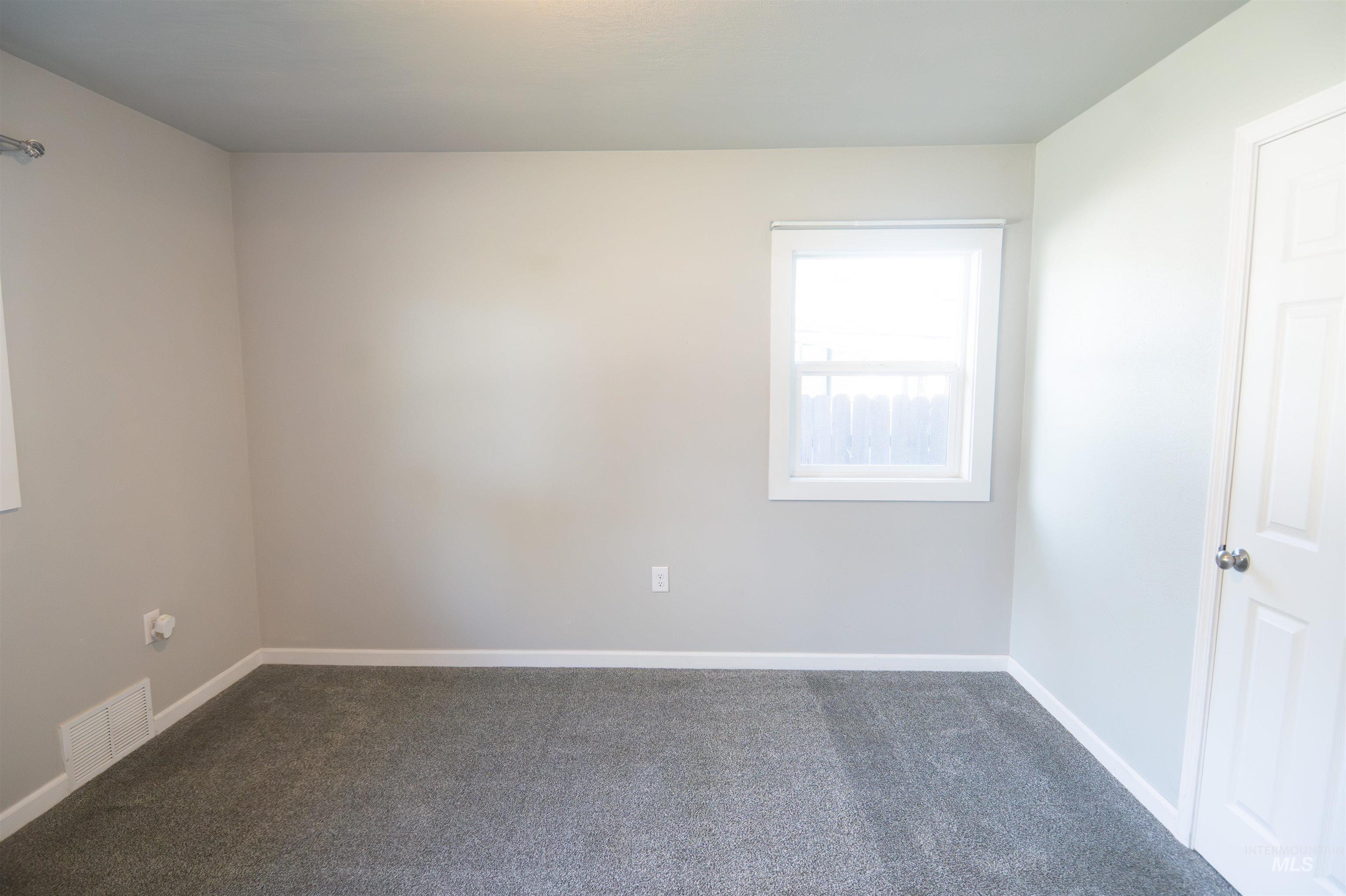 127 E 8th North, Mountain Home, Idaho 83647, 3 Bedrooms, 1 Bathroom, Residential For Sale, Price $268,000,MLS 98964680