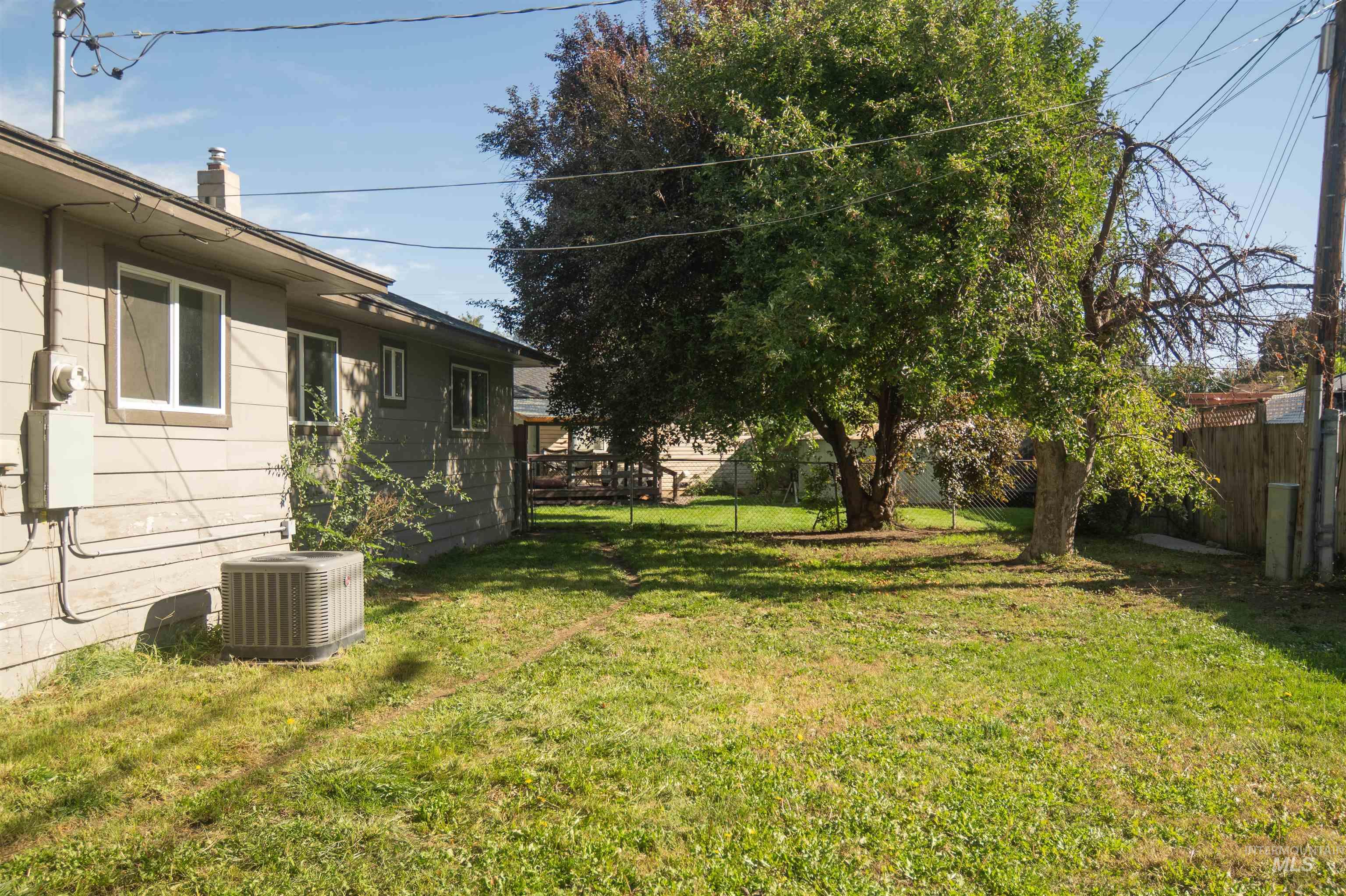 127 E 8th North, Mountain Home, Idaho 83647, 3 Bedrooms, 1 Bathroom, Residential For Sale, Price $268,000,MLS 98964680