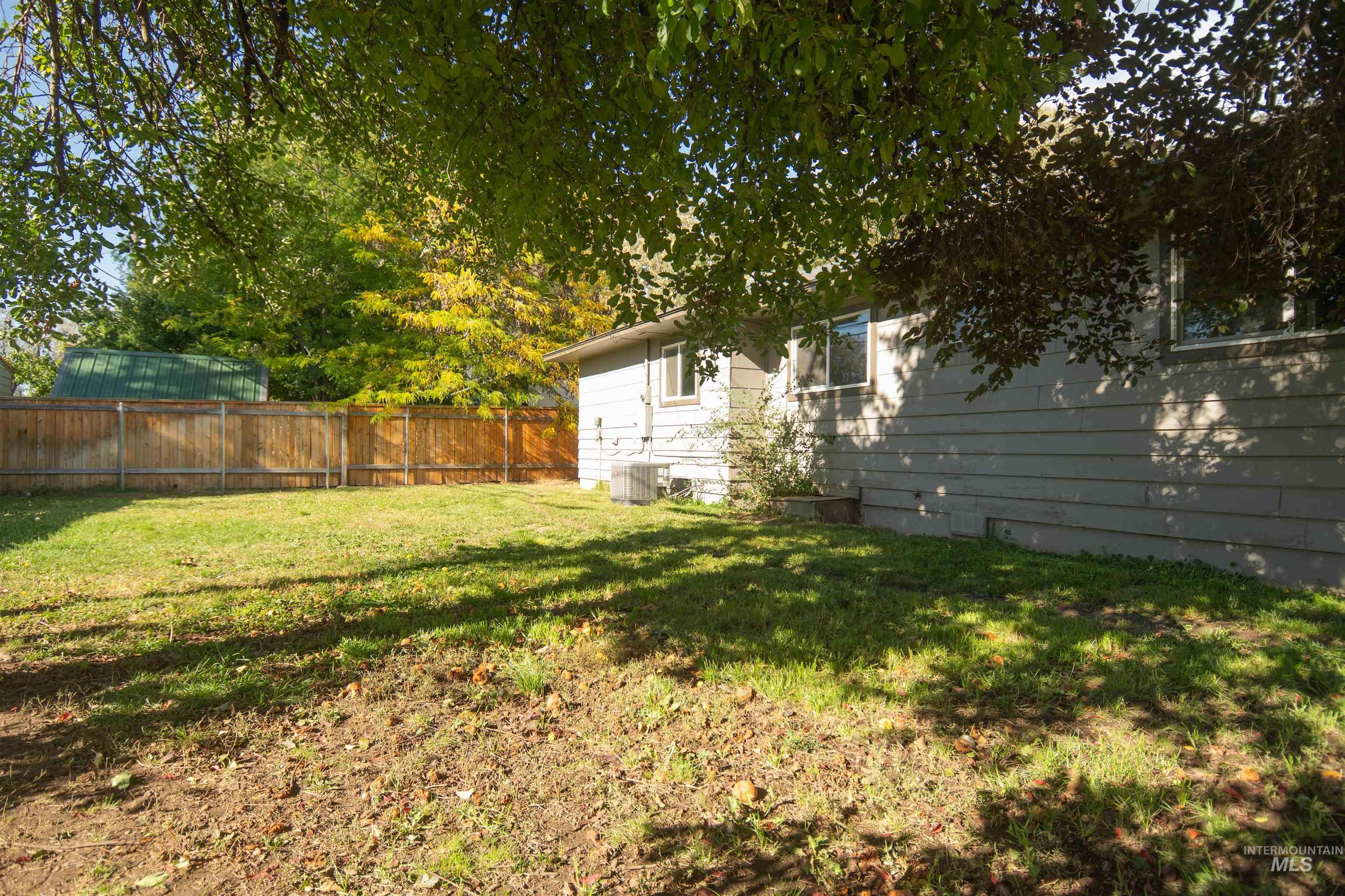 127 E 8th North, Mountain Home, Idaho 83647, 3 Bedrooms, 1 Bathroom, Residential For Sale, Price $268,000,MLS 98964680