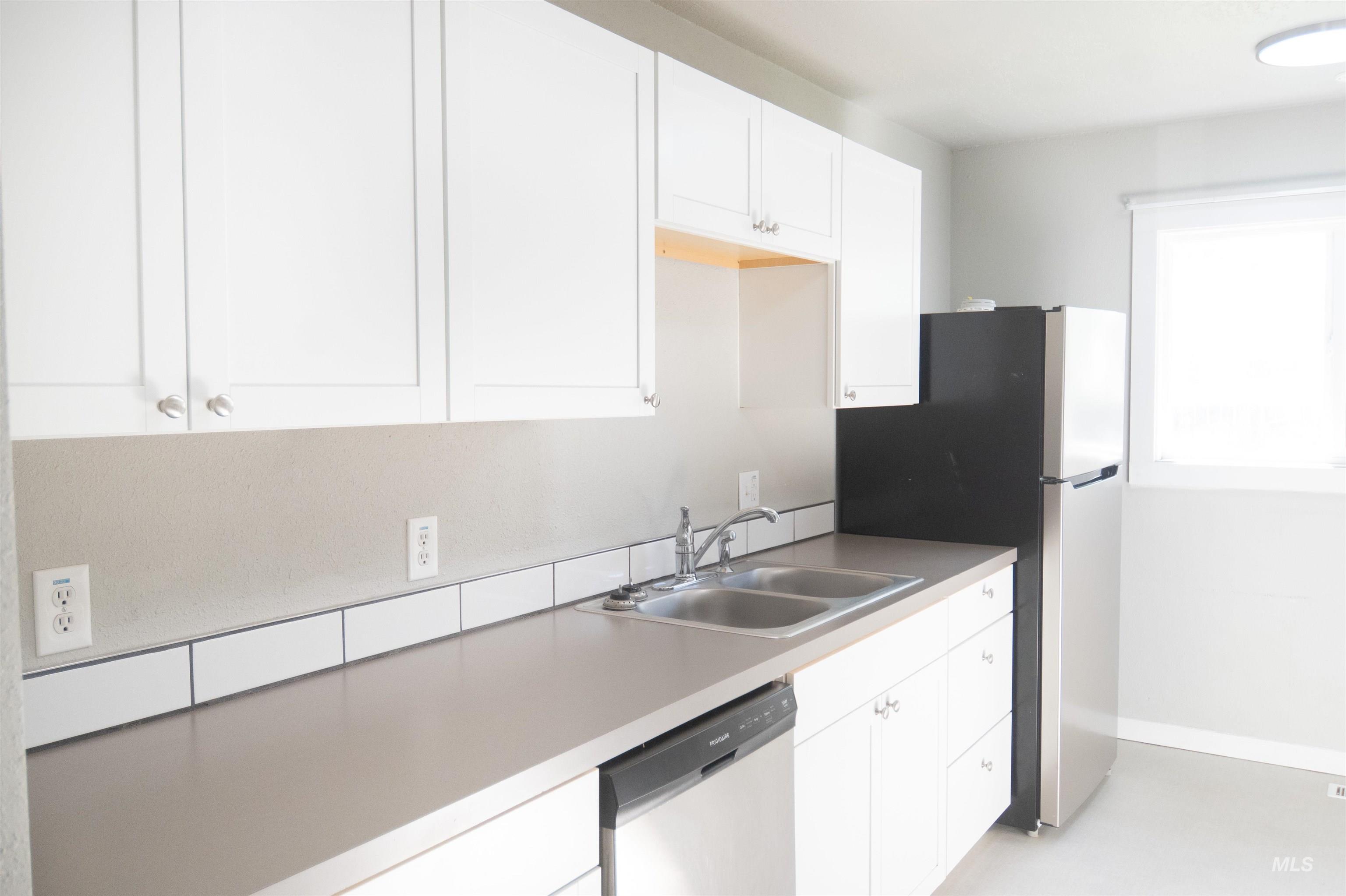 127 E 8th North, Mountain Home, Idaho 83647, 3 Bedrooms, 1 Bathroom, Residential For Sale, Price $268,000,MLS 98964680