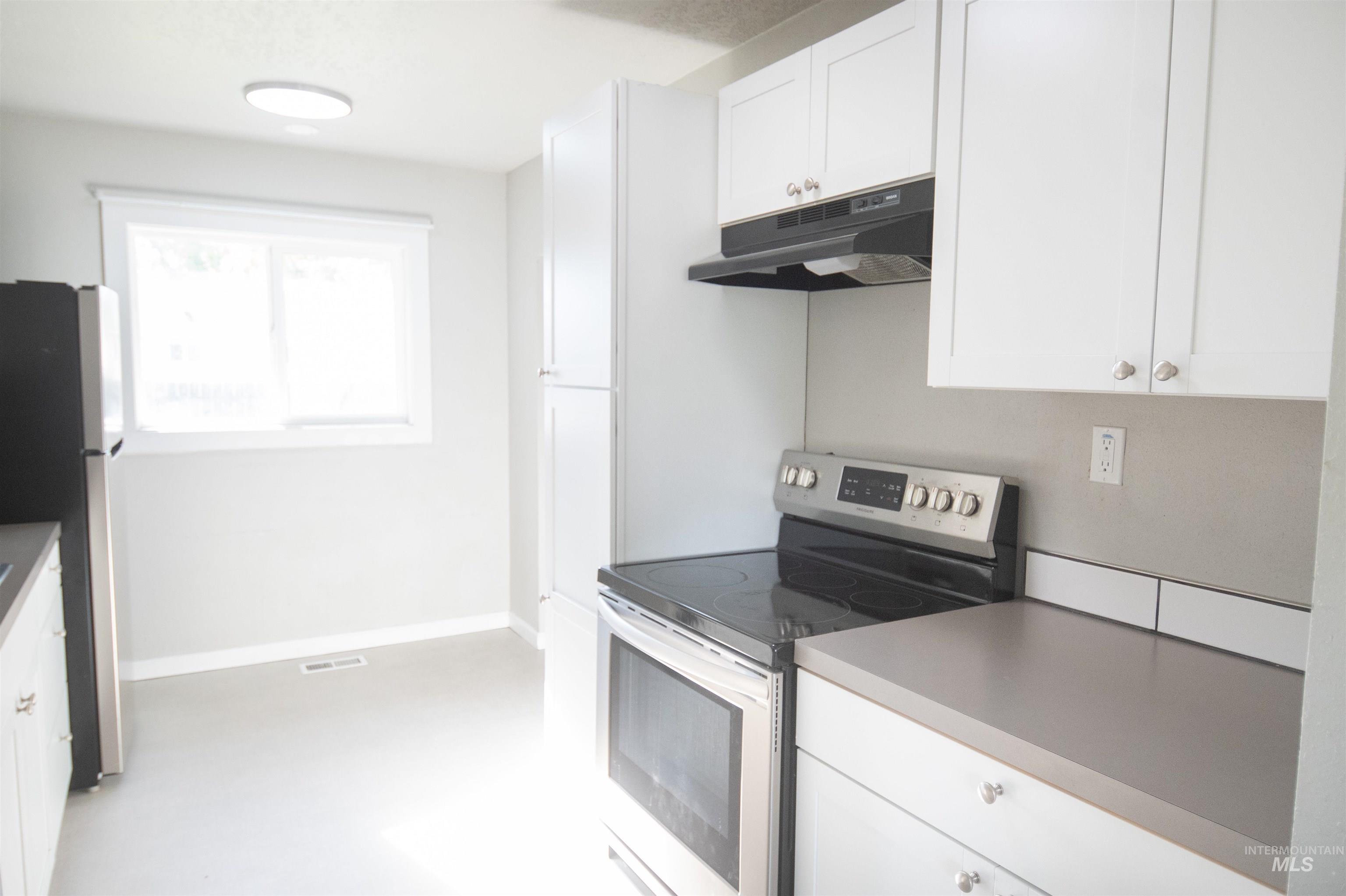 127 E 8th North, Mountain Home, Idaho 83647, 3 Bedrooms, 1 Bathroom, Residential For Sale, Price $268,000,MLS 98964680