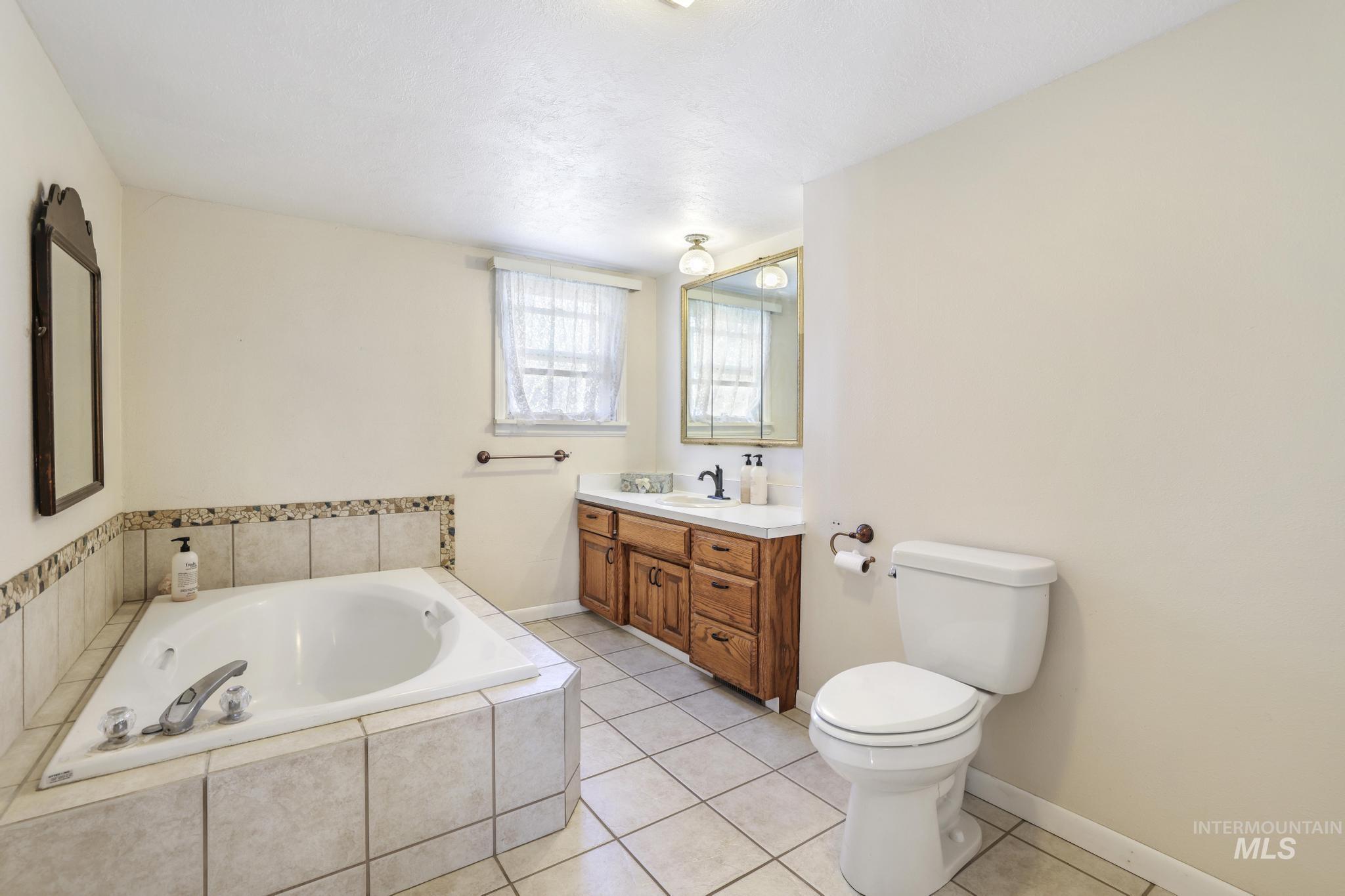 1213 Burley Ave, Buhl, Idaho 83316, 3 Bedrooms, 2 Bathrooms, Residential For Sale, Price $515,000, 98964688