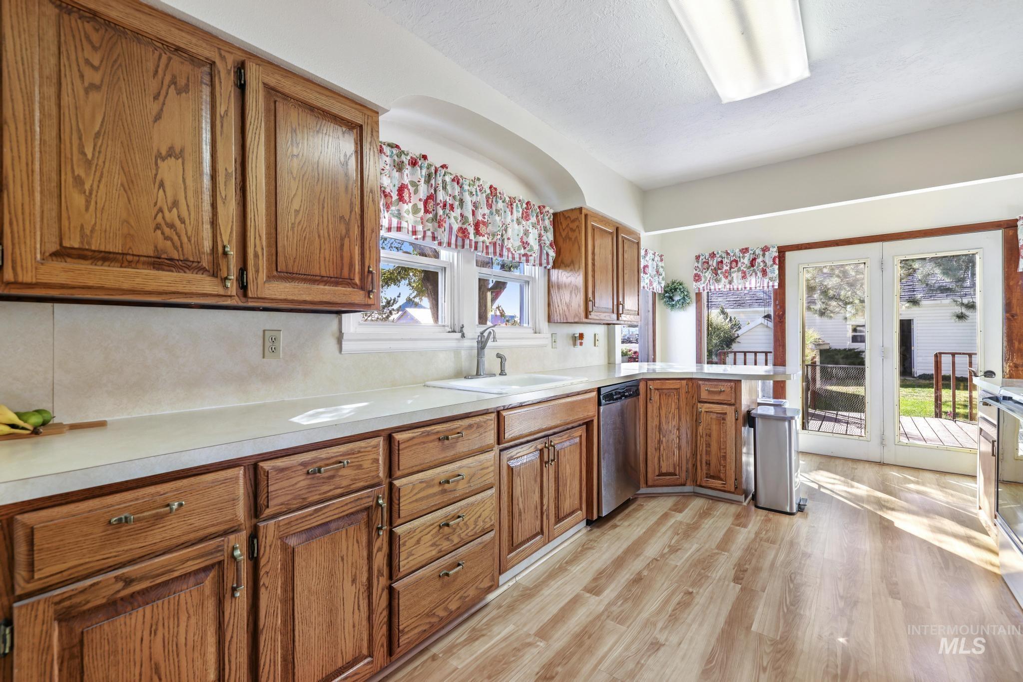 1213 Burley Ave, Buhl, Idaho 83316, 3 Bedrooms, 2 Bathrooms, Residential For Sale, Price $515,000, 98964688