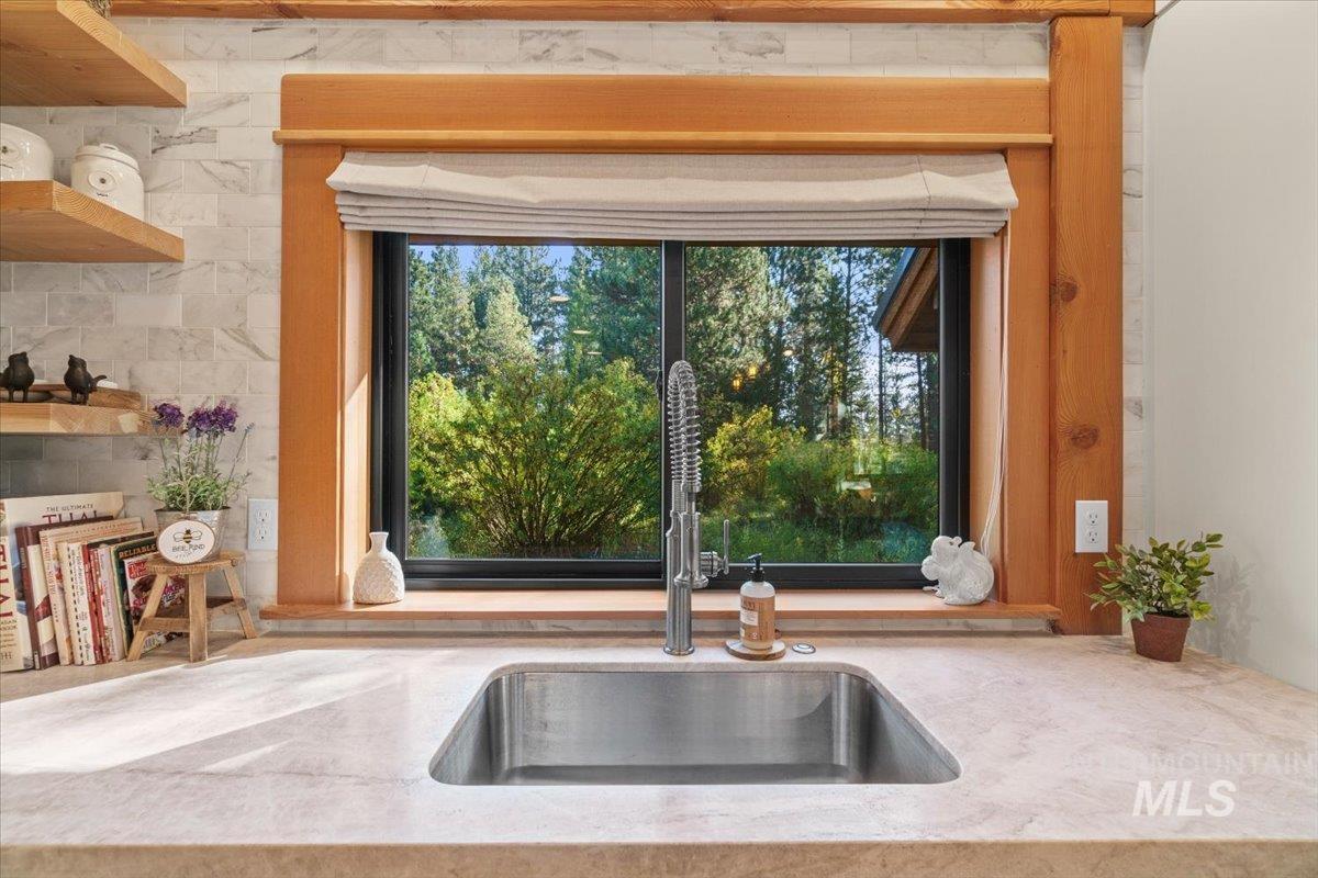 13982 Comfort Road, McCall, Idaho 83638, 3 Bedrooms, 2 Bathrooms, Residential For Sale, Price $1,198,500, 98964689