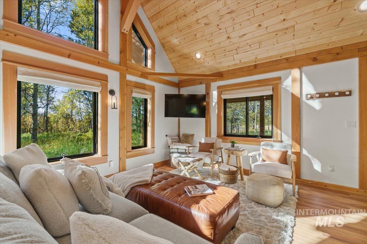 13982 Comfort Road, McCall, Idaho 83638, 3 Bedrooms, 2 Bathrooms, Residential For Sale, Price $1,198,500, 98964689