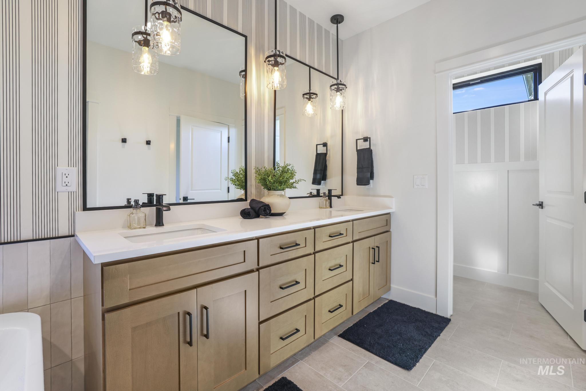 532 Canyon Falls, Twin Falls, Idaho 83301, 4 Bedrooms, 3 Bathrooms, Residential For Sale, Price $739,000, 98964696