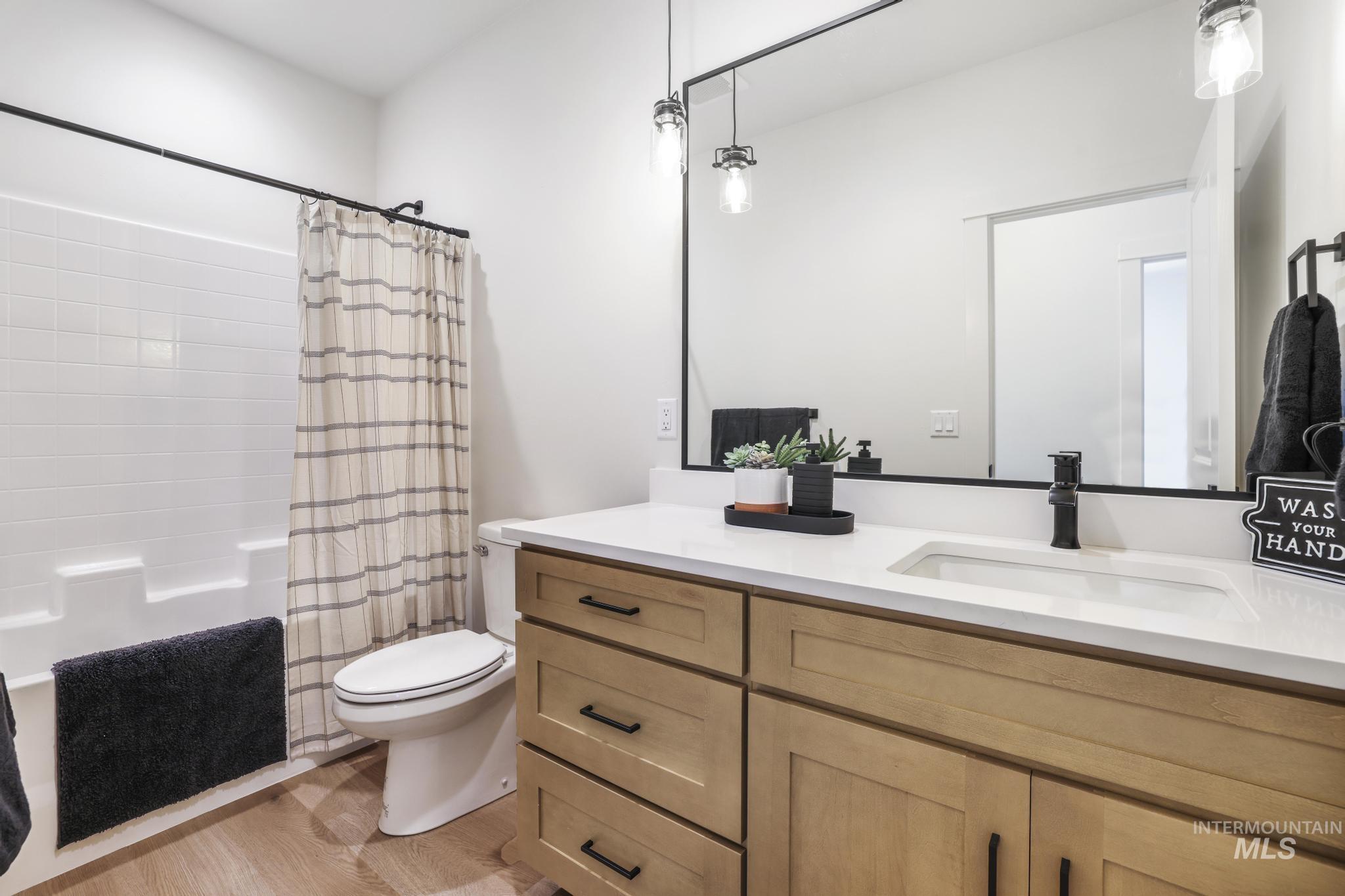 532 Canyon Falls, Twin Falls, Idaho 83301, 4 Bedrooms, 3 Bathrooms, Residential For Sale, Price $739,000, 98964696