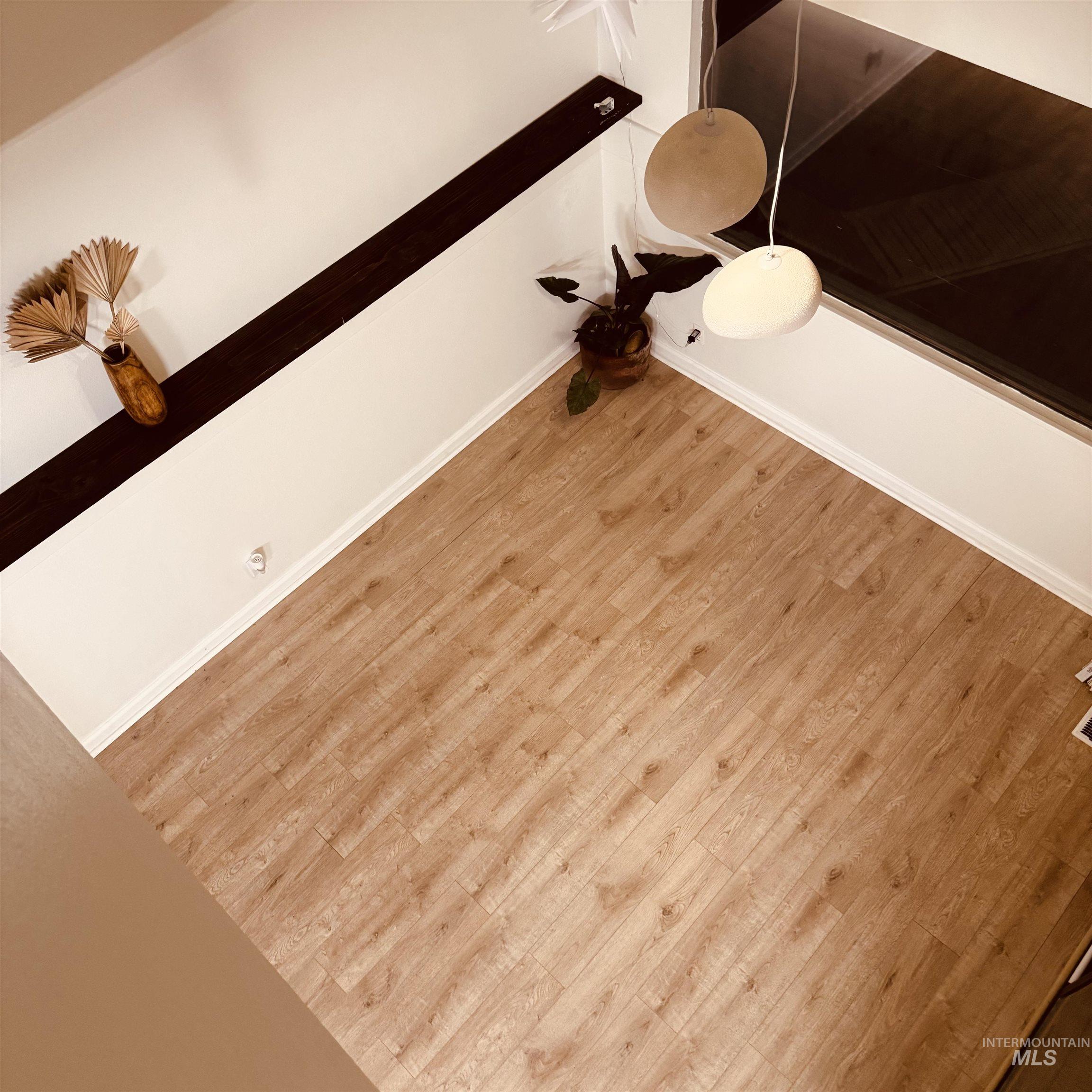 771 N Eagle Hills Way, Eagle, Idaho 83616-5211, 3 Bedrooms, 2 Bathrooms, Residential For Sale, Price $579,000,MLS 98964703