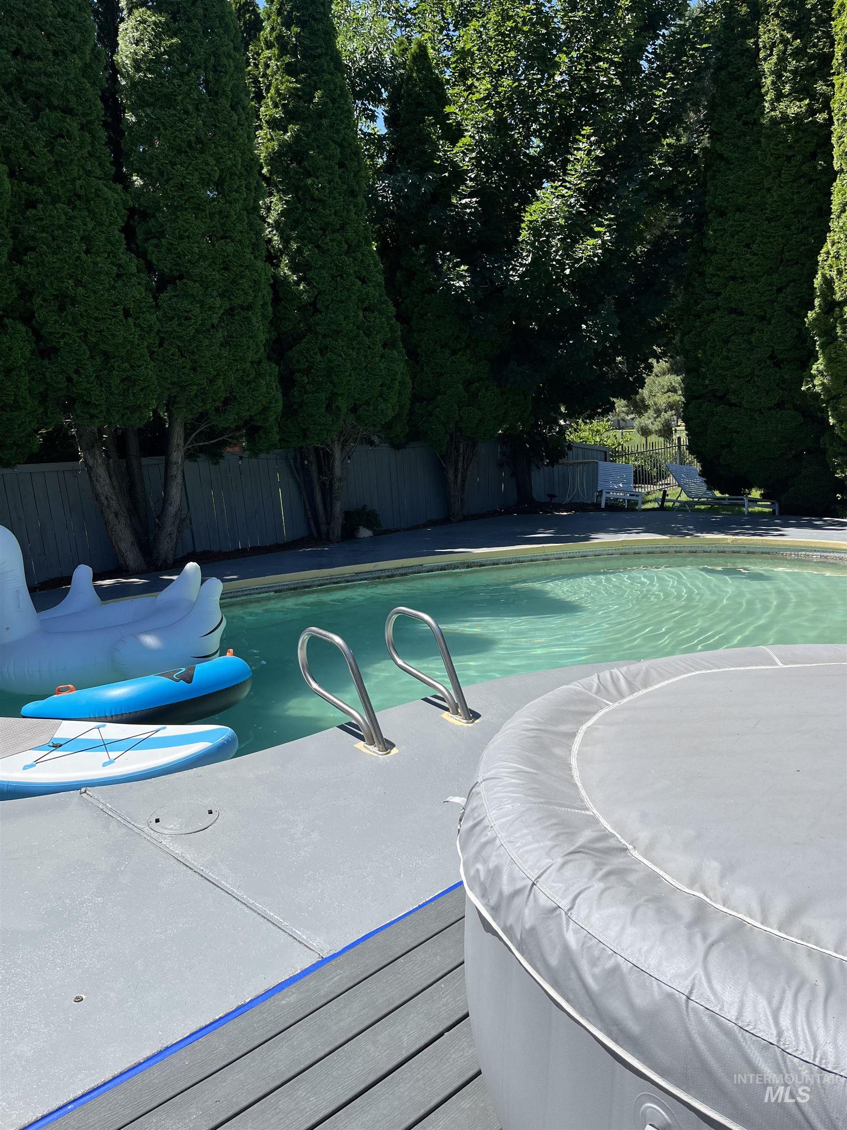 771 N Eagle Hills Way, Eagle, Idaho 83616-5211, 3 Bedrooms, 2 Bathrooms, Residential For Sale, Price $579,000,MLS 98964703