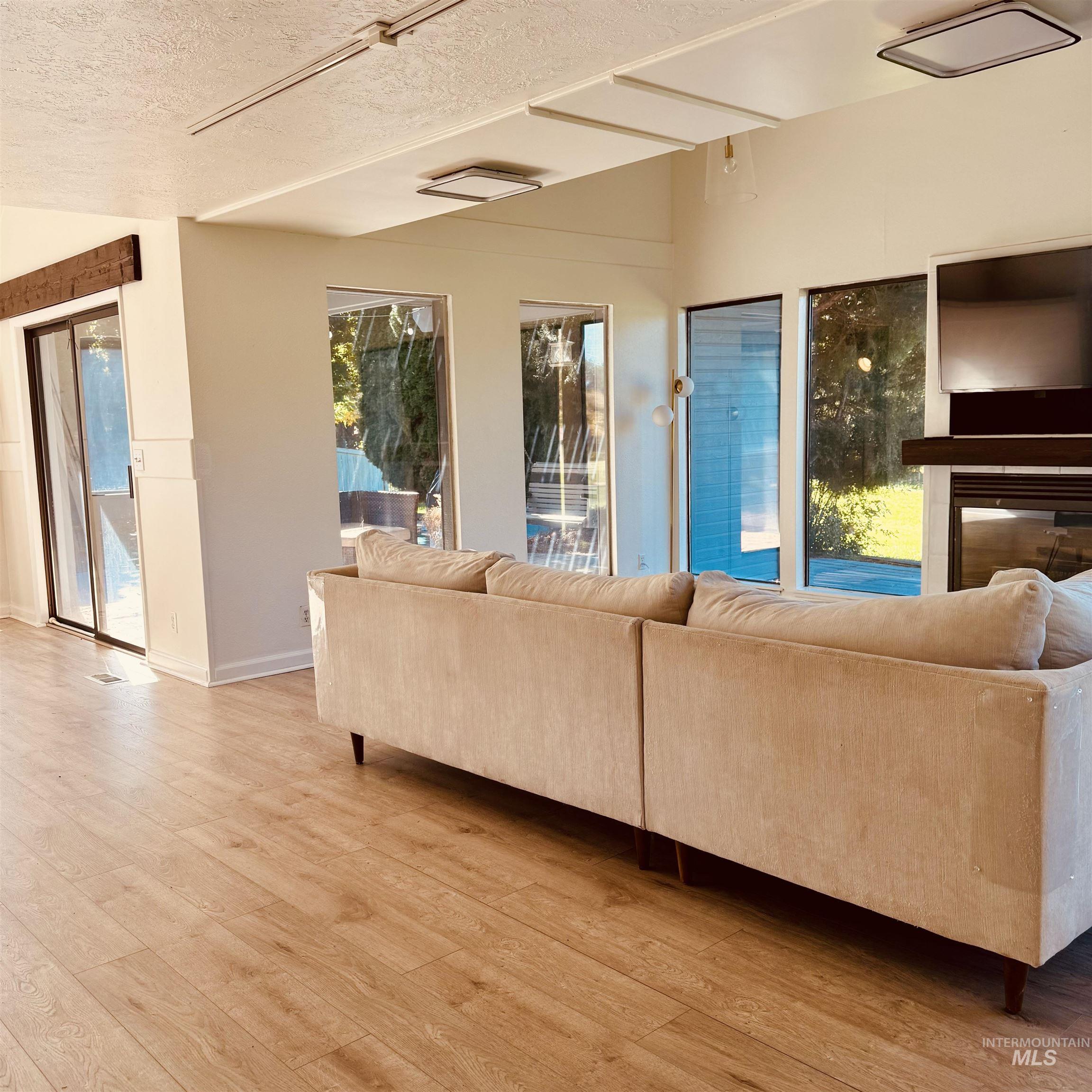 771 N Eagle Hills Way, Eagle, Idaho 83616-5211, 3 Bedrooms, 2 Bathrooms, Residential For Sale, Price $579,000,MLS 98964703