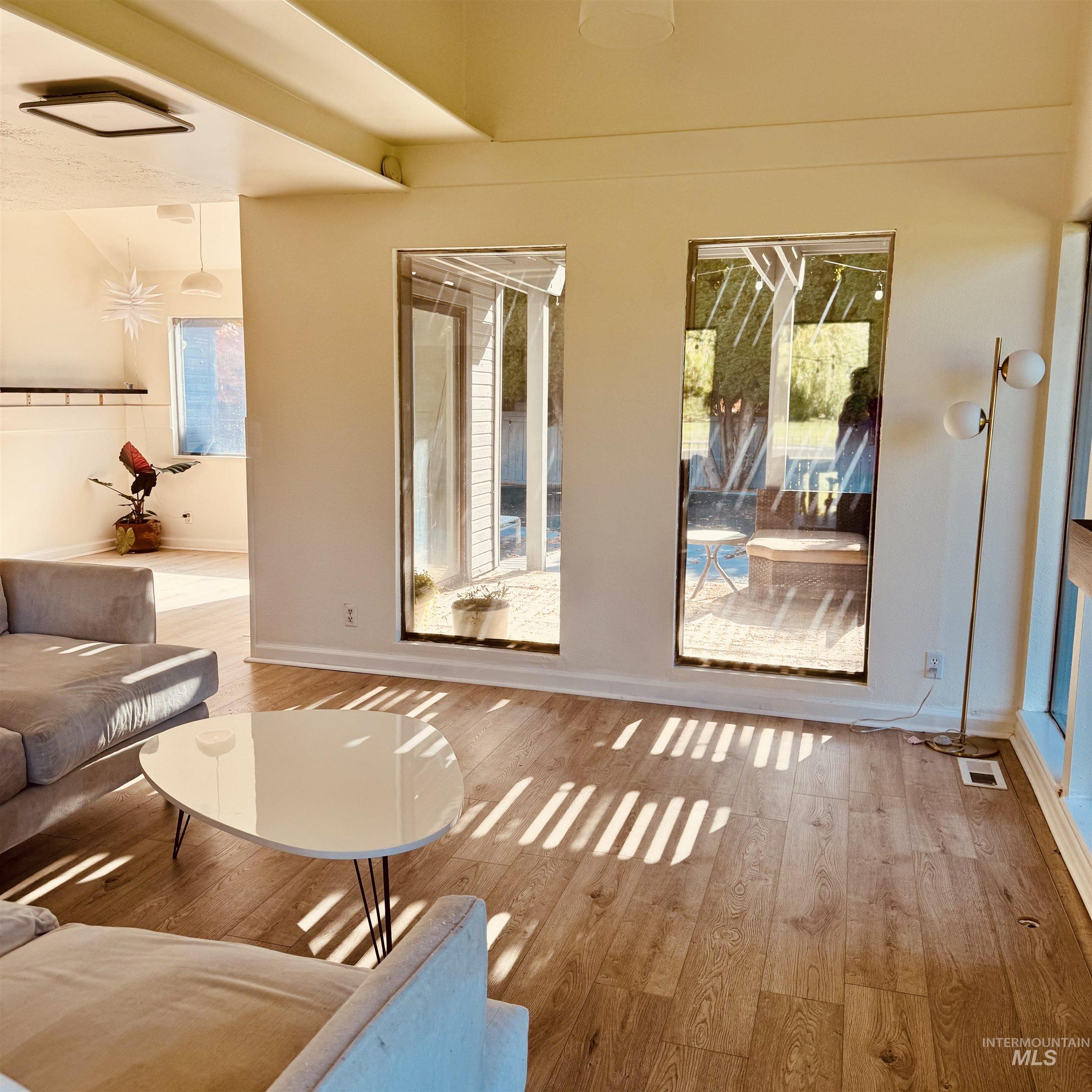 771 N Eagle Hills Way, Eagle, Idaho 83616-5211, 3 Bedrooms, 2 Bathrooms, Residential For Sale, Price $579,000,MLS 98964703