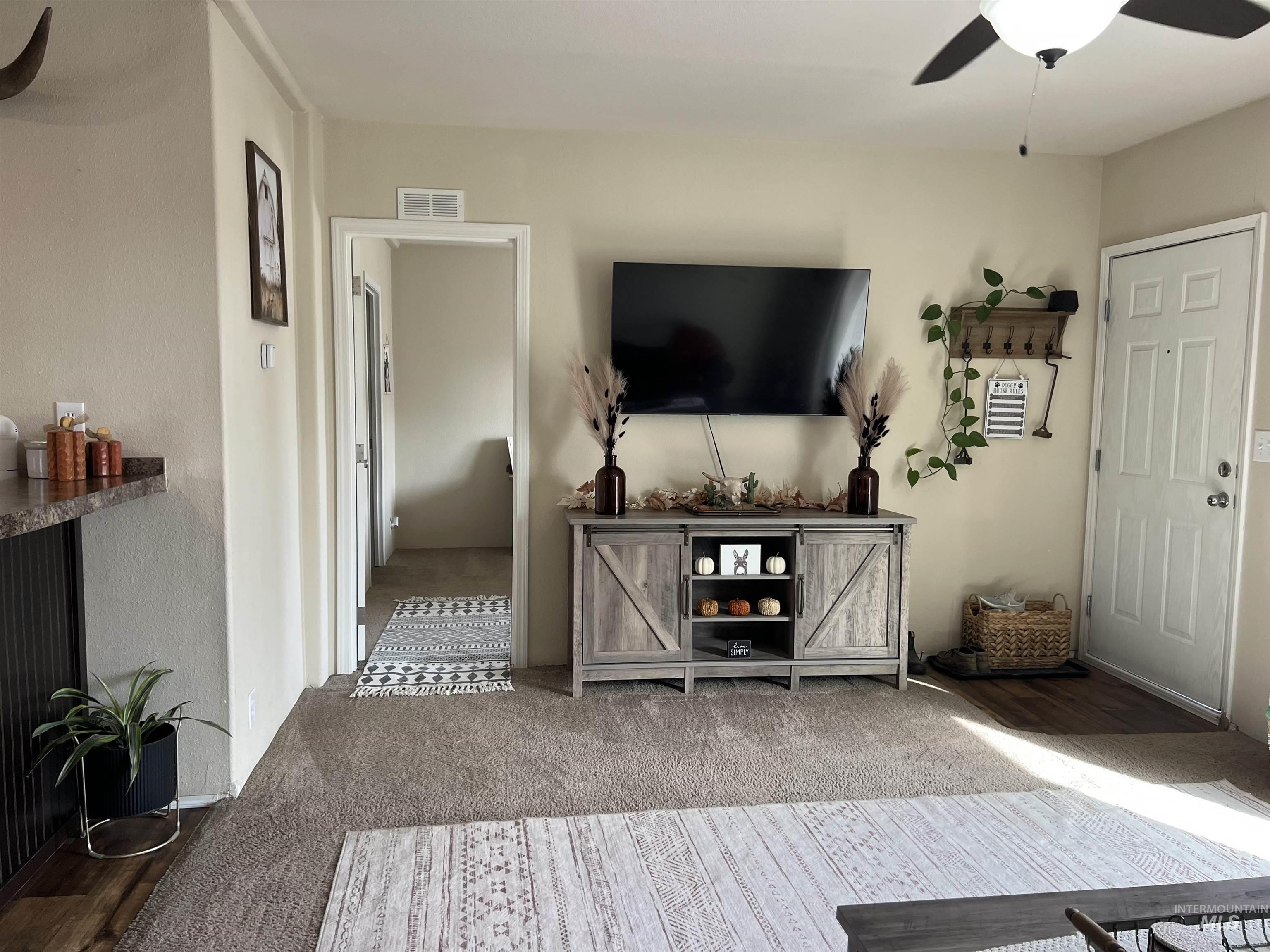 608 Roosevelt Ave., Grand View, Idaho 83624, 3 Bedrooms, 2 Bathrooms, Residential For Sale, Price $199,900,MLS 98964718