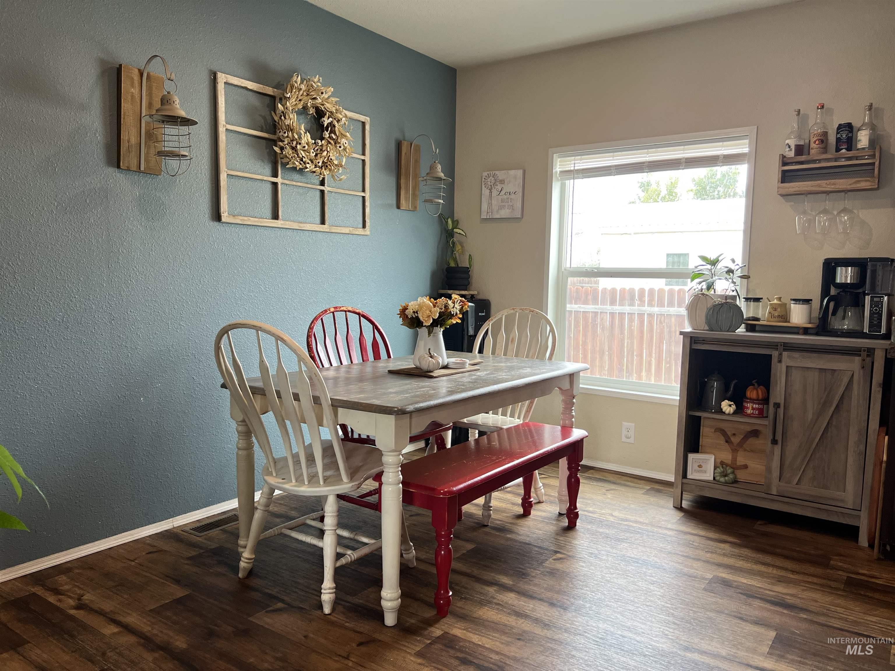 608 Roosevelt Ave., Grand View, Idaho 83624, 3 Bedrooms, 2 Bathrooms, Residential For Sale, Price $199,900,MLS 98964718