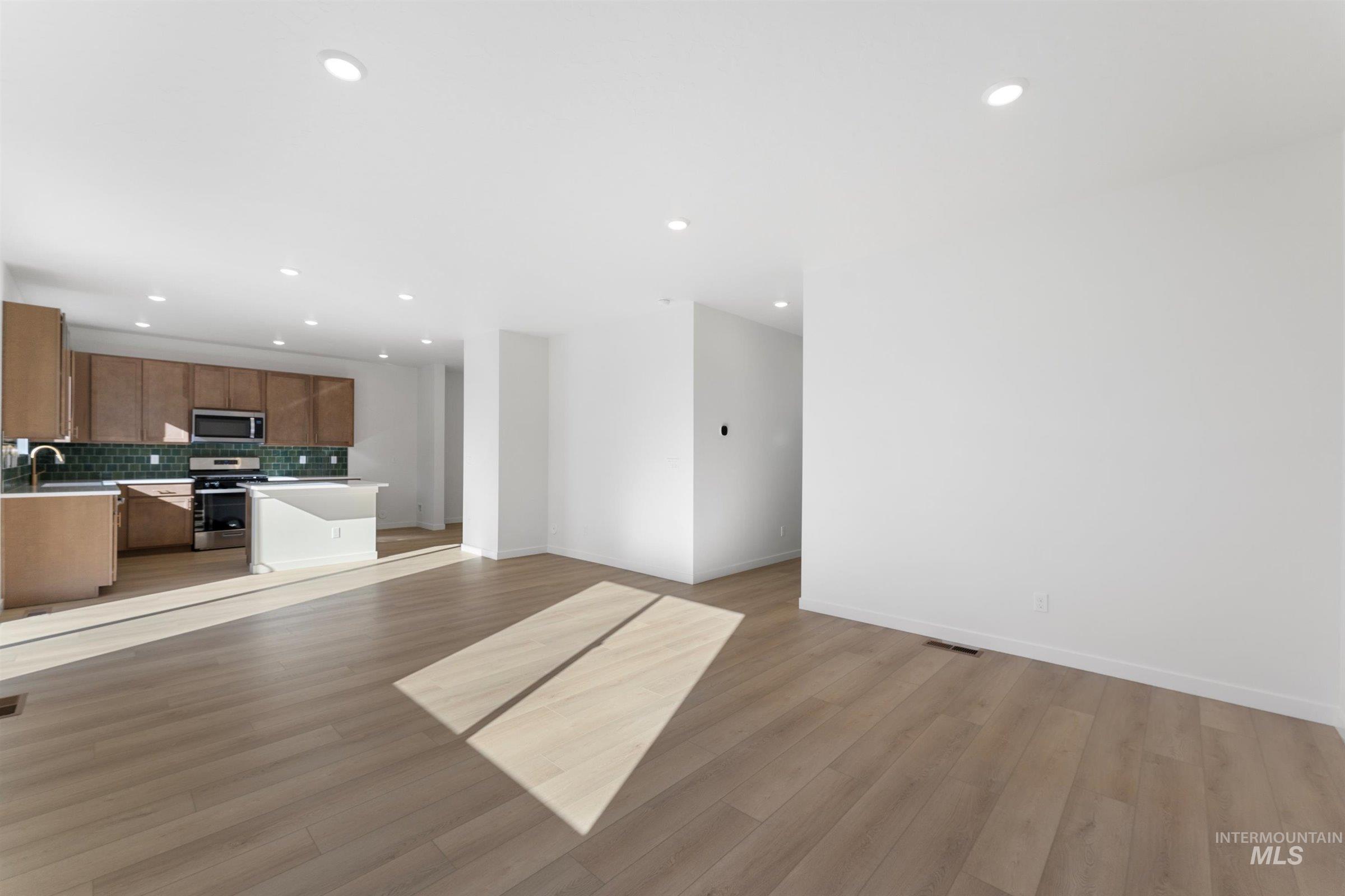 575 W Lyra St, Meridian, Idaho 83642, 3 Bedrooms, 2.5 Bathrooms, Residential For Sale, Price $450,946,MLS 98964725