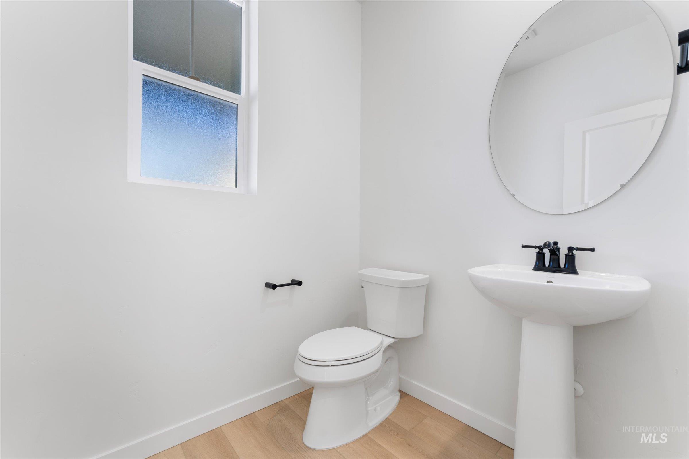 575 W Lyra St, Meridian, Idaho 83642, 3 Bedrooms, 2.5 Bathrooms, Residential For Sale, Price $450,946,MLS 98964725