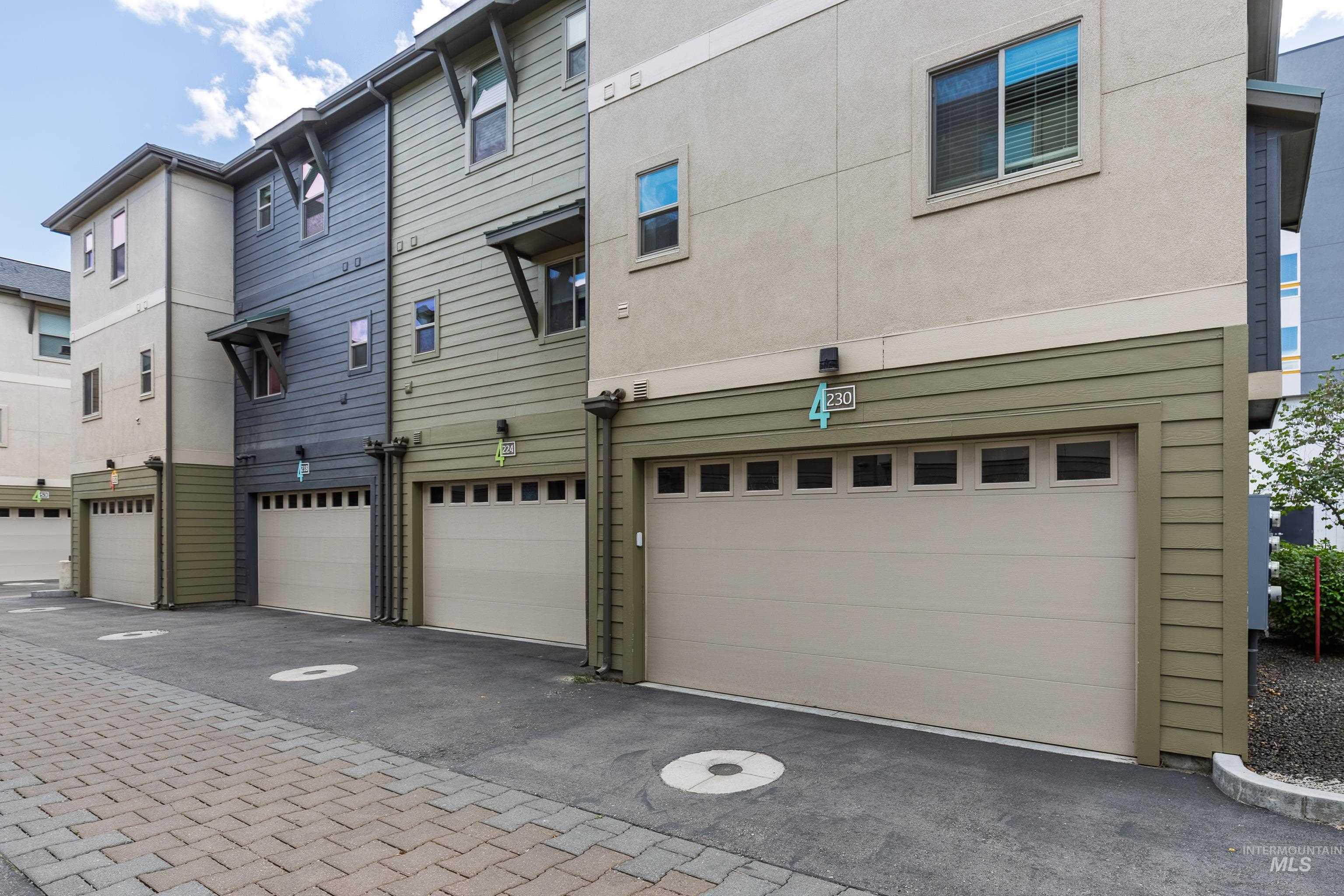 4230 N Freeride Ln, Garden City, Idaho 83714, 3 Bedrooms, 3.5 Bathrooms, Residential For Sale, Price $517,500, 98964727