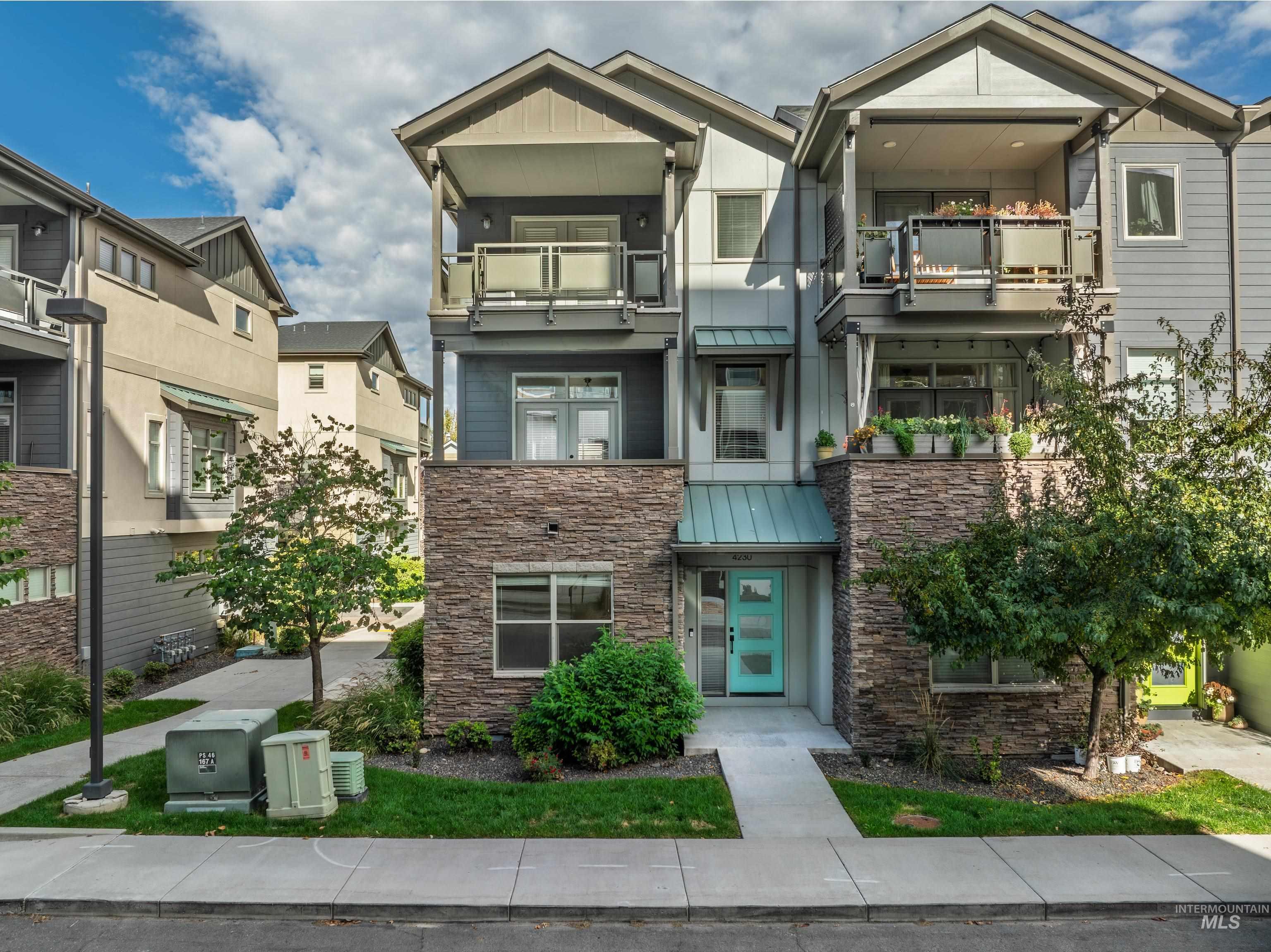 4230 N Freeride Ln, Garden City, Idaho 83714, 3 Bedrooms, 3.5 Bathrooms, Residential For Sale, Price $527,500, 98964727