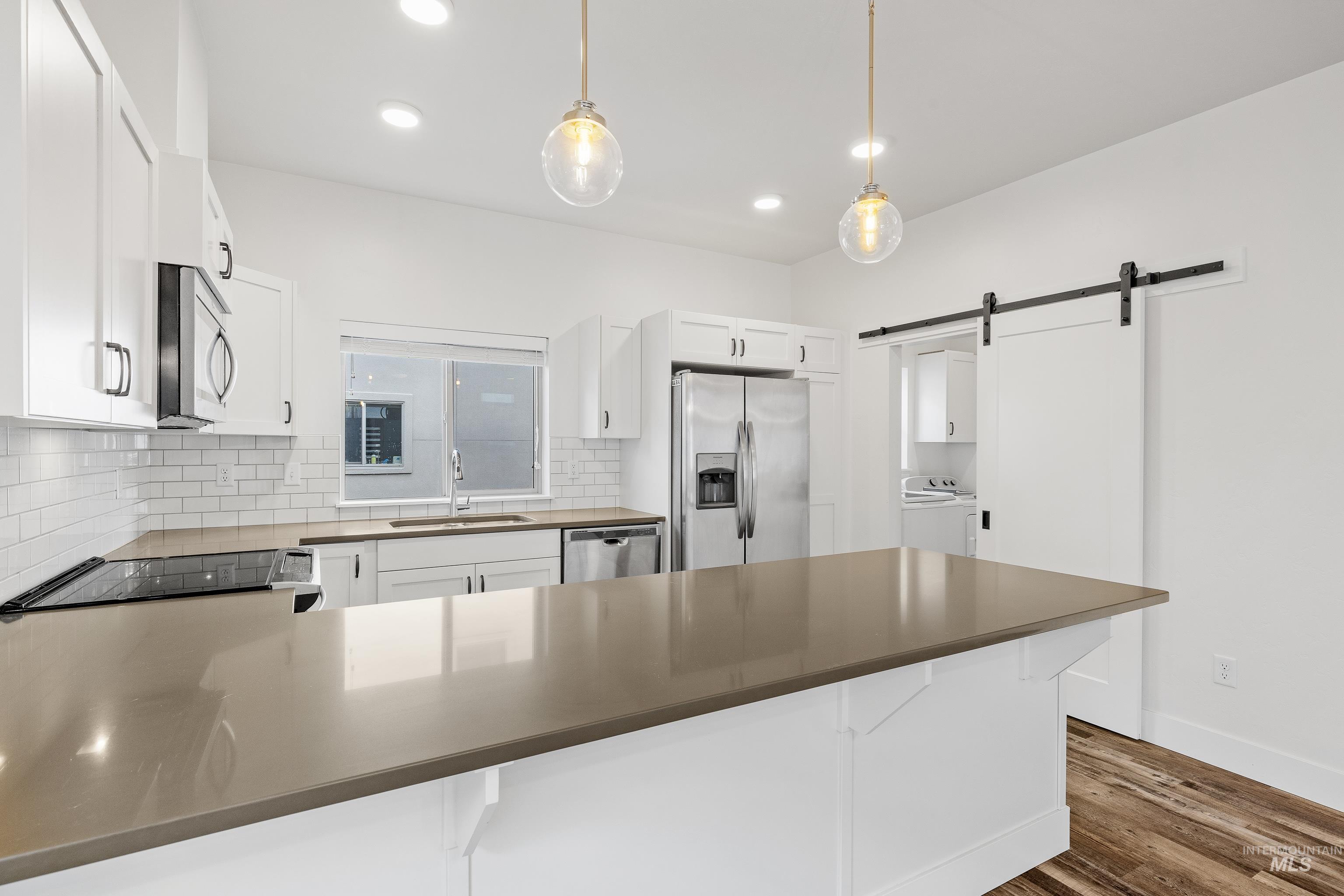 4230 N Freeride Ln, Garden City, Idaho 83714, 3 Bedrooms, 3.5 Bathrooms, Residential For Sale, Price $527,500, 98964727