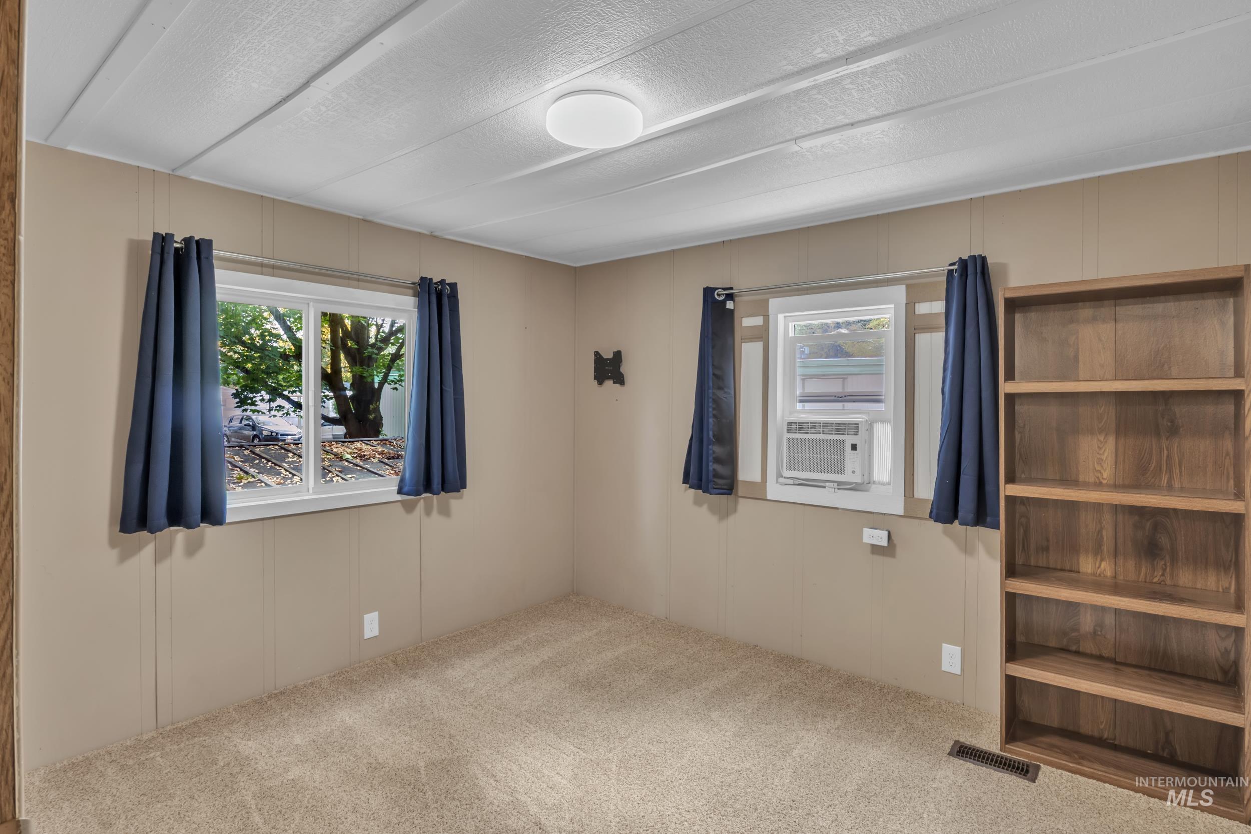 790 N Riviera Dr, Boise, Idaho 83703, 3 Bedrooms, 1.5 Bathrooms, Residential For Sale, Price $86,000,MLS 98964732