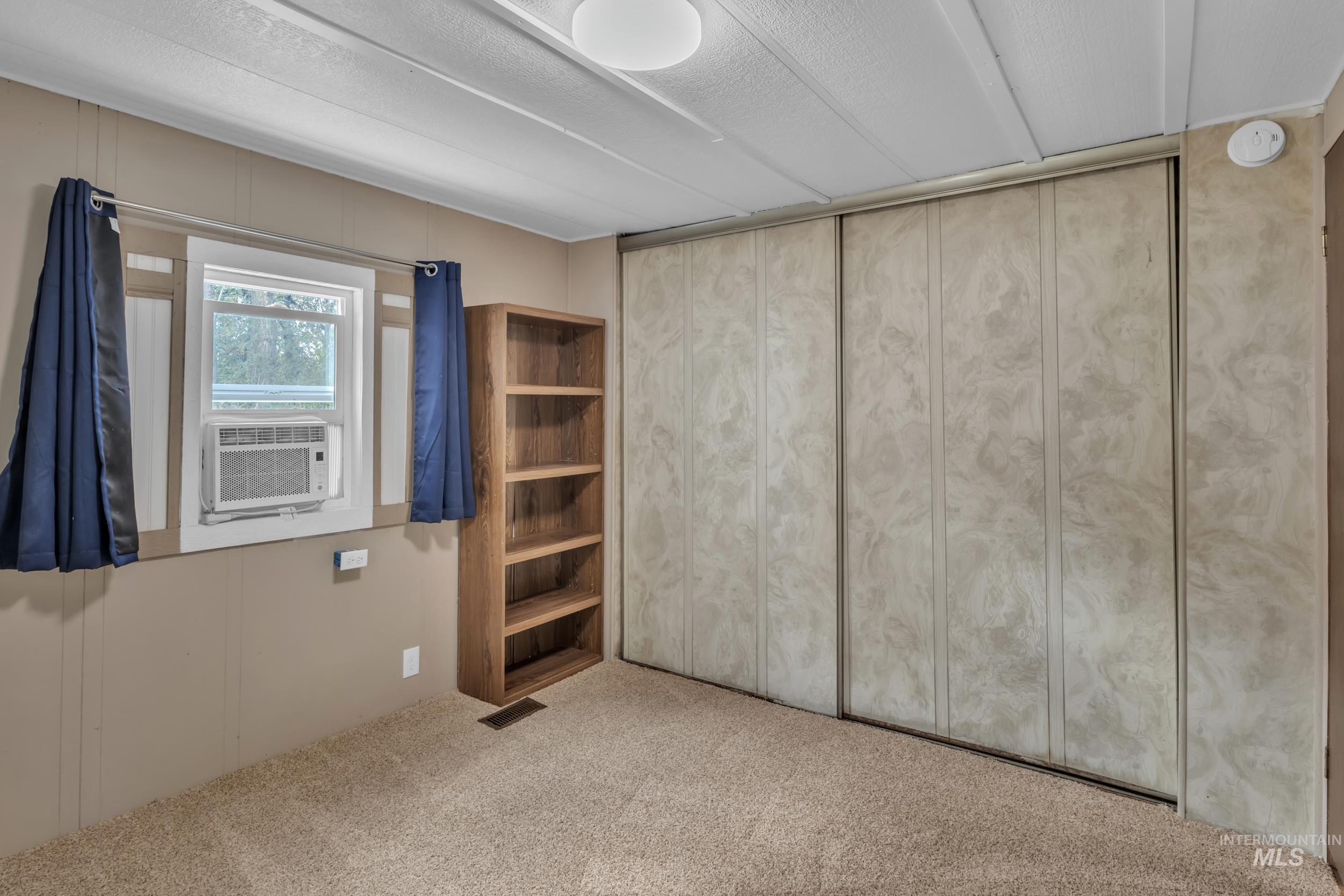 790 N Riviera Dr, Boise, Idaho 83703, 3 Bedrooms, 1.5 Bathrooms, Residential For Sale, Price $86,000,MLS 98964732