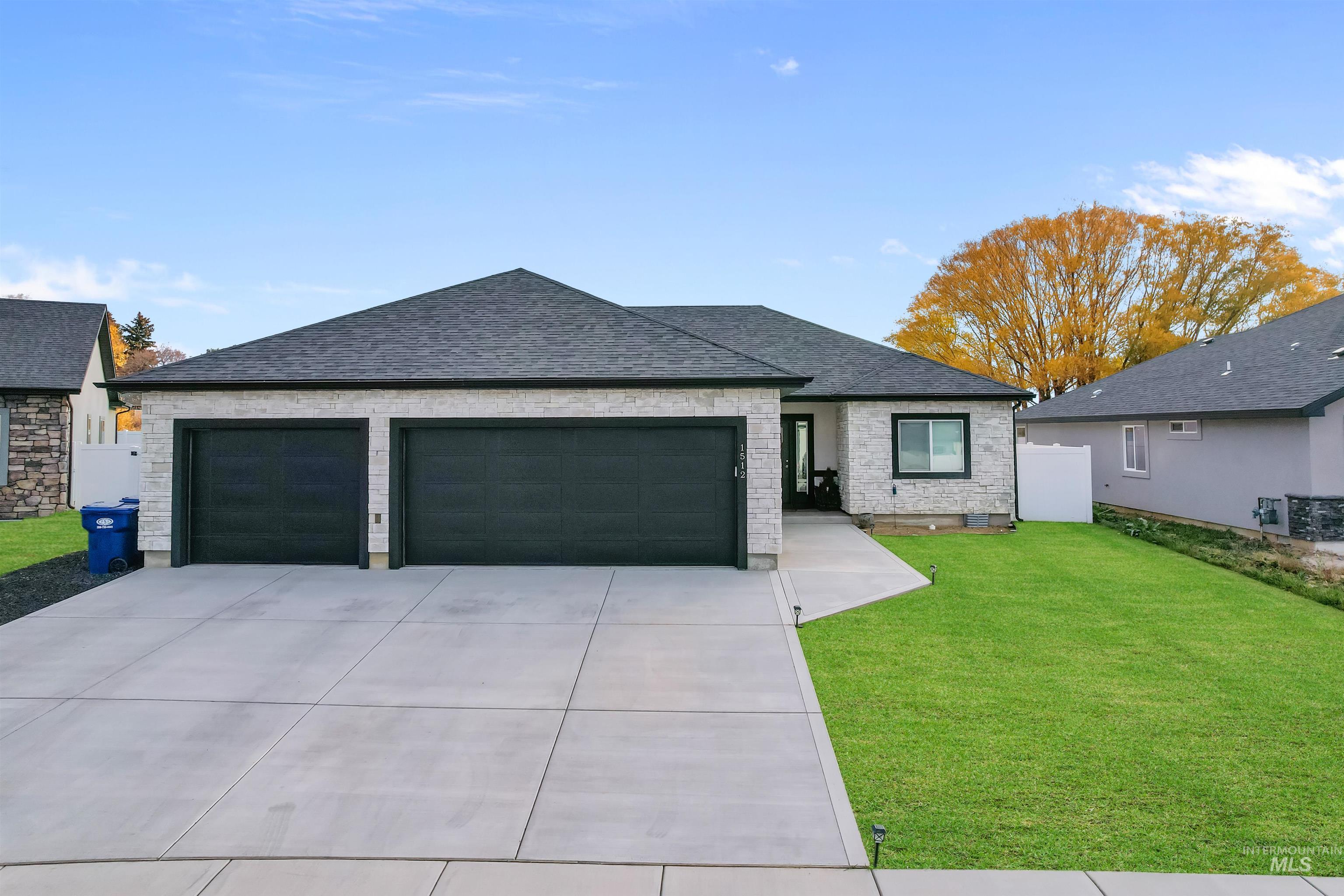 1512 Bird Farm Dr., Jerome, Idaho 83338, 3 Bedrooms, 3 Bathrooms, Residential For Sale, Price $429,000,MLS 98964737