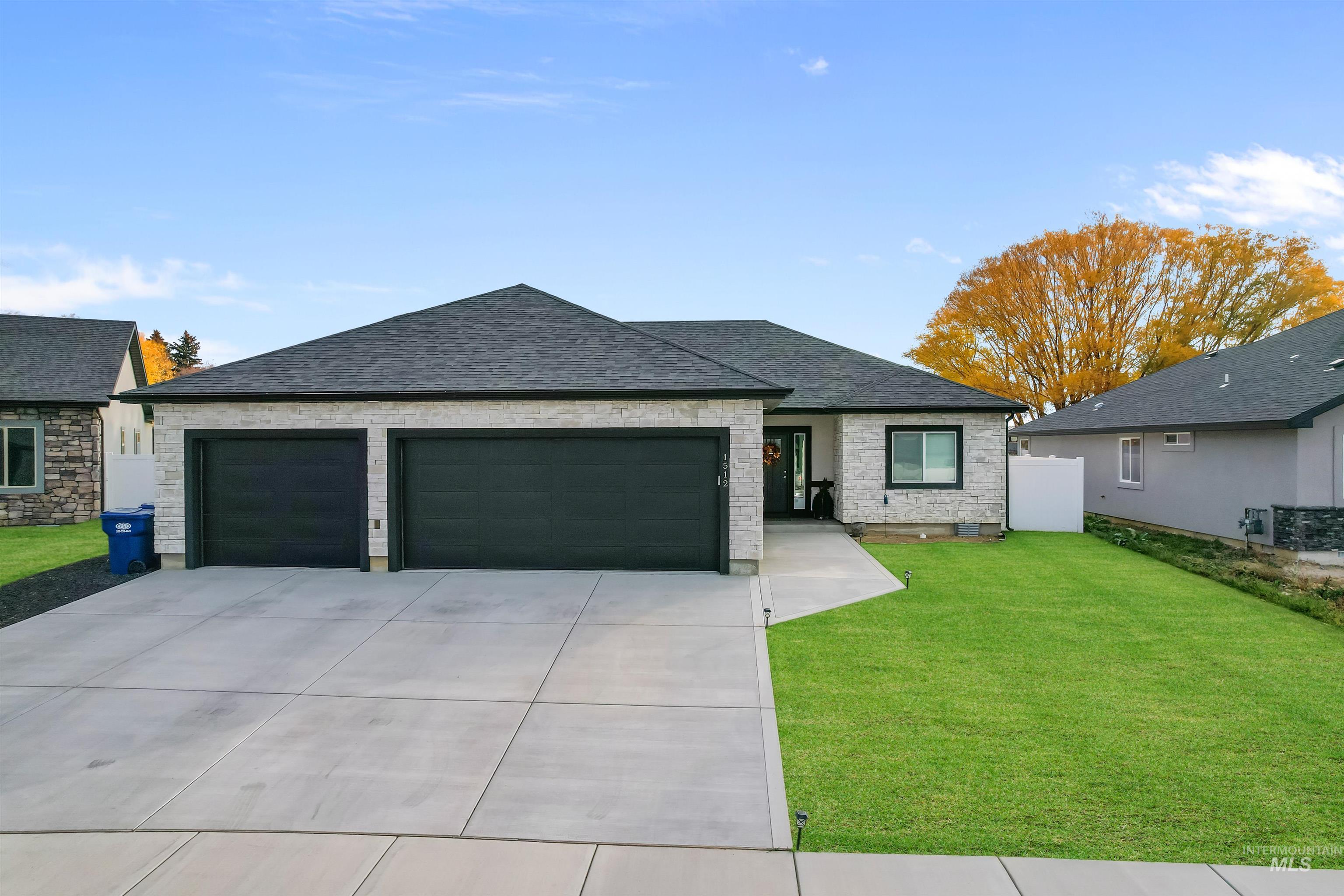 1512 Bird Farm Dr., Jerome, Idaho 83338, 3 Bedrooms, 3 Bathrooms, Residential For Sale, Price $429,000,MLS 98964737