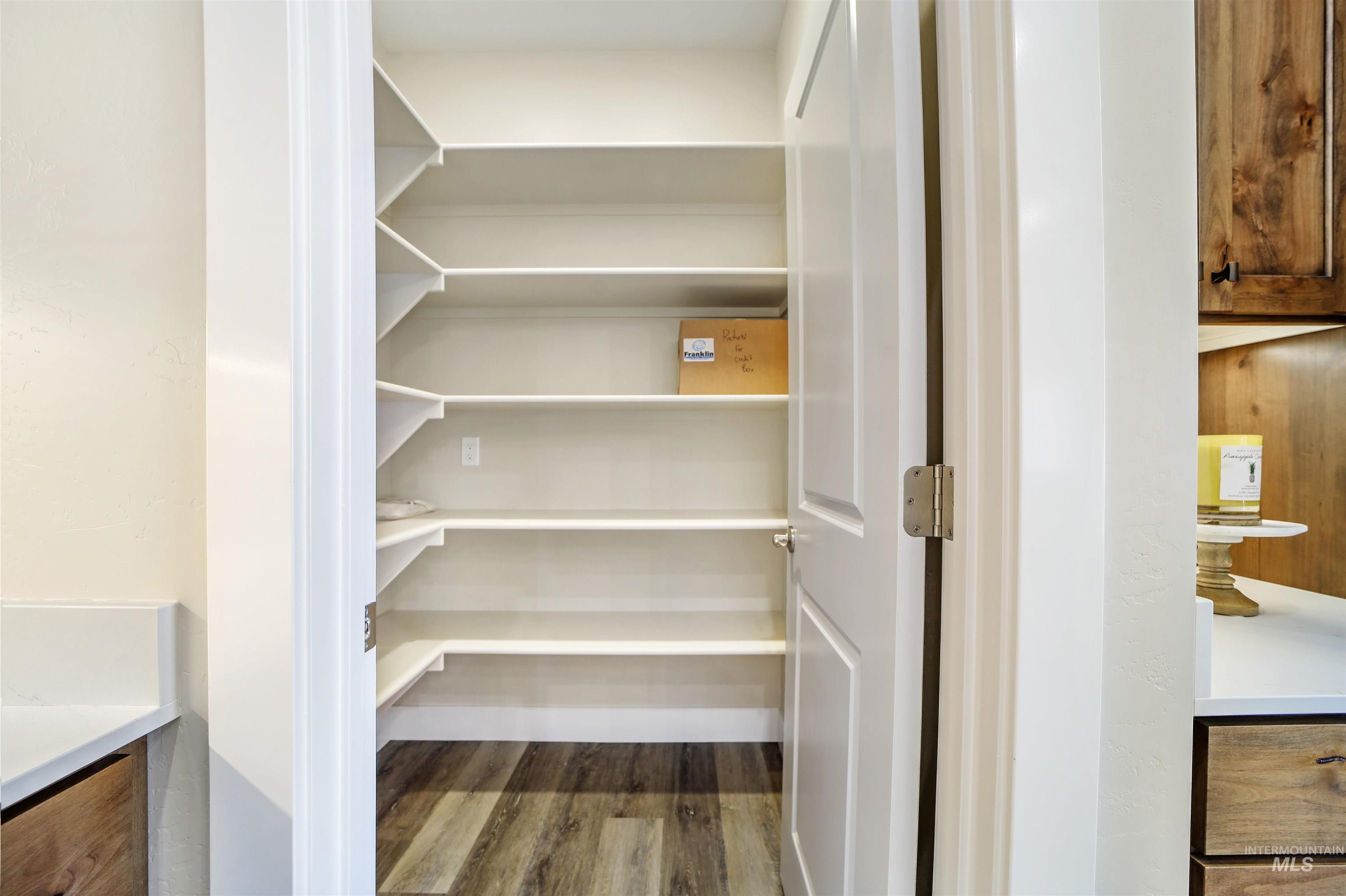 1512 Bird Farm Dr., Jerome, Idaho 83338, 3 Bedrooms, 2.5 Bathrooms, Residential For Sale, Price $429,000, 98964737