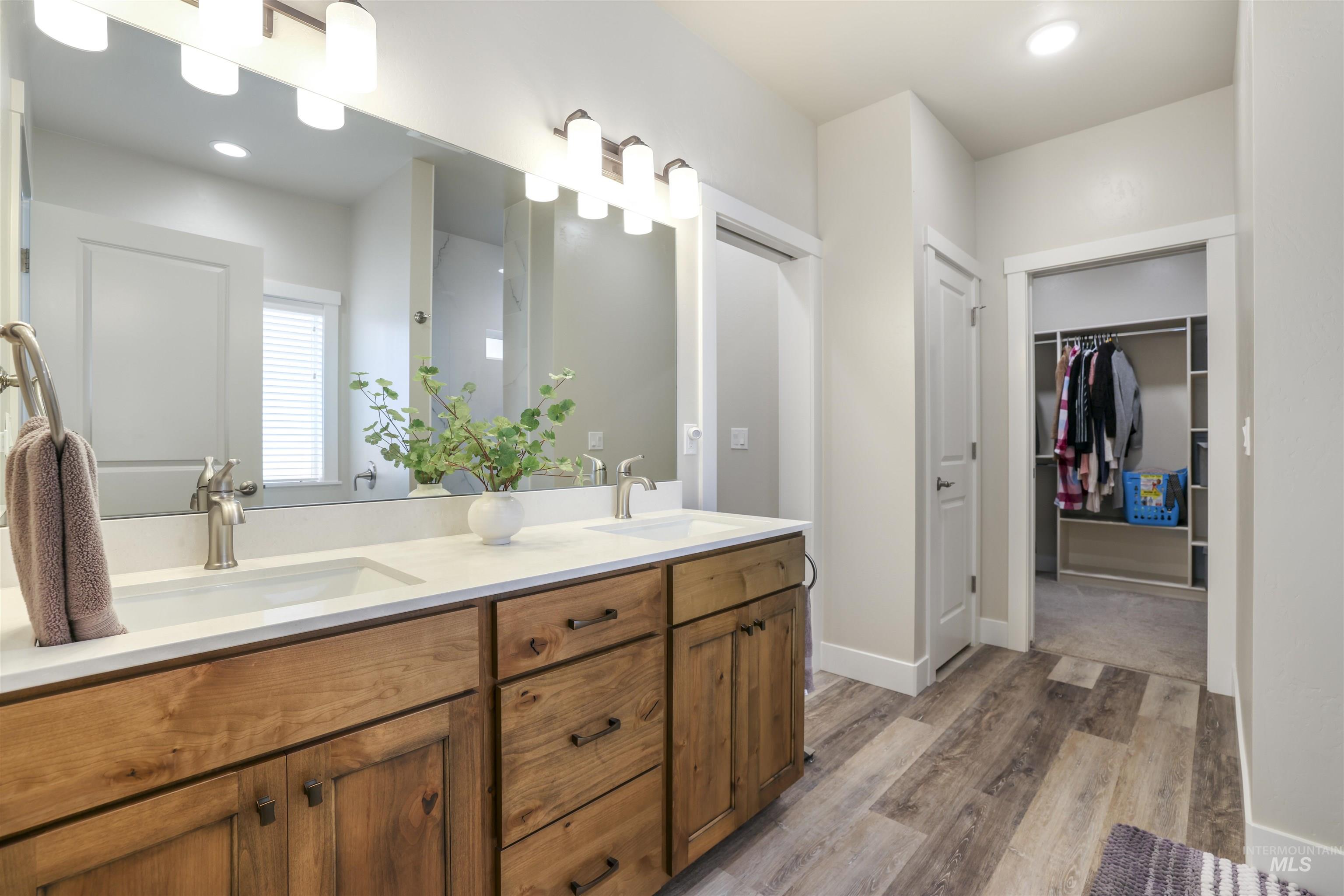 1512 Bird Farm Dr., Jerome, Idaho 83338, 3 Bedrooms, 3 Bathrooms, Residential For Sale, Price $429,000,MLS 98964737