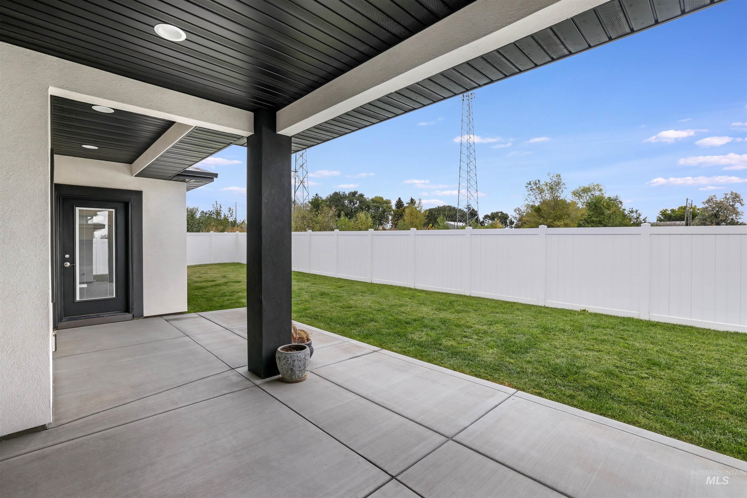 1512 Bird Farm Dr., Jerome, Idaho 83338, 3 Bedrooms, 3 Bathrooms, Residential For Sale, Price $429,000,MLS 98964737