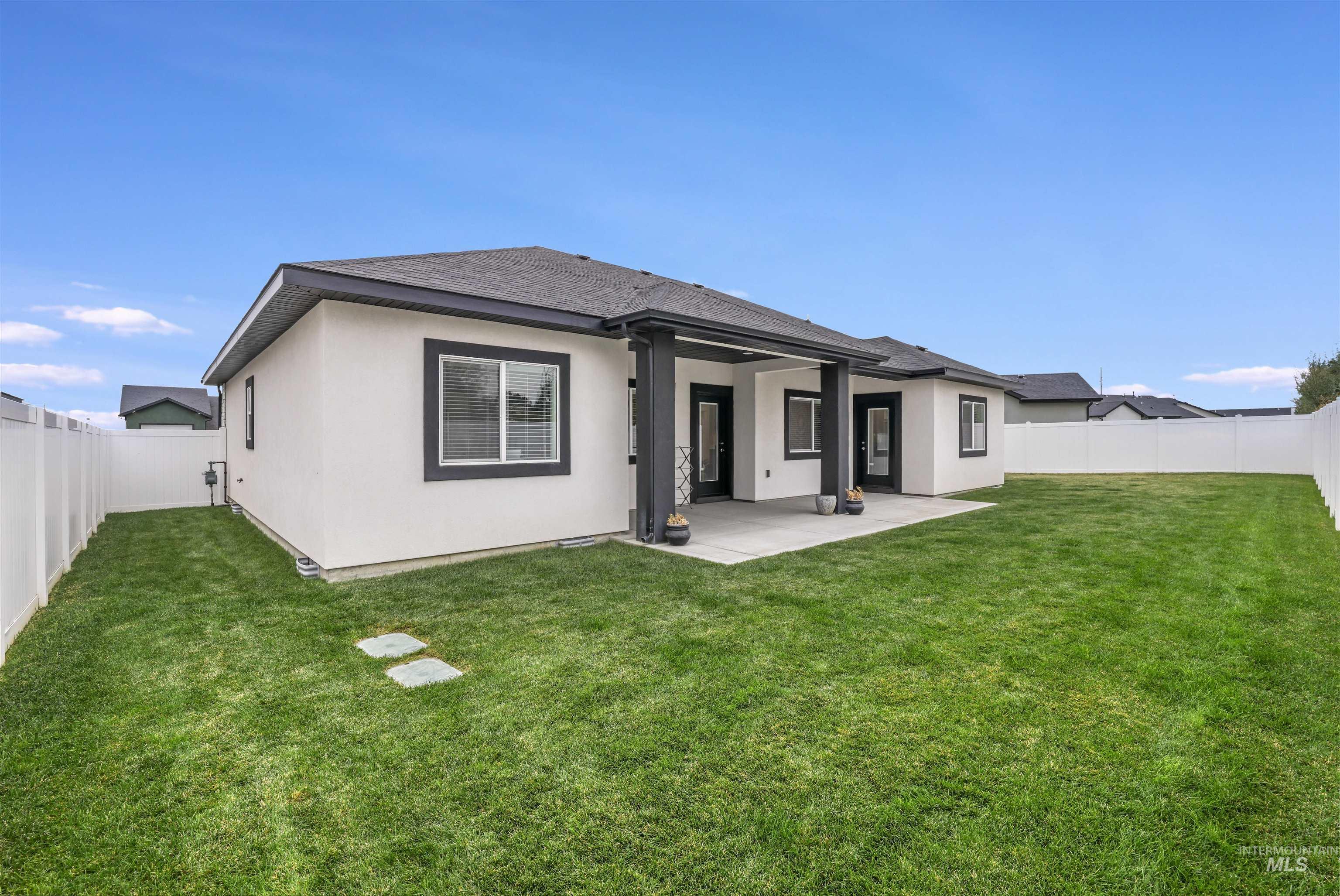 1512 Bird Farm Dr., Jerome, Idaho 83338, 3 Bedrooms, 3 Bathrooms, Residential For Sale, Price $429,000,MLS 98964737