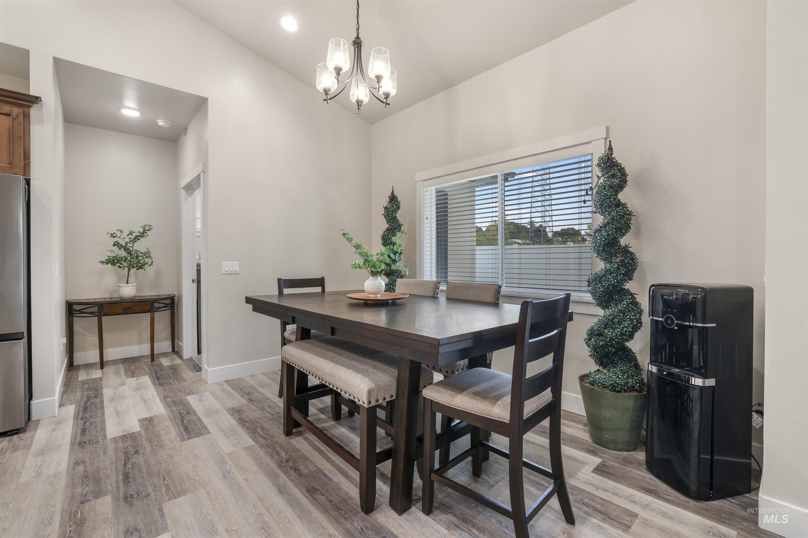 1512 Bird Farm Dr., Jerome, Idaho 83338, 3 Bedrooms, 3 Bathrooms, Residential For Sale, Price $429,000,MLS 98964737