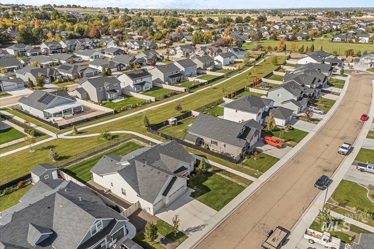 15365 Lutsen Ave, Caldwell, Idaho 83607, 4 Bedrooms, 2 Bathrooms, Residential For Sale, Price $475,000,MLS 98964752