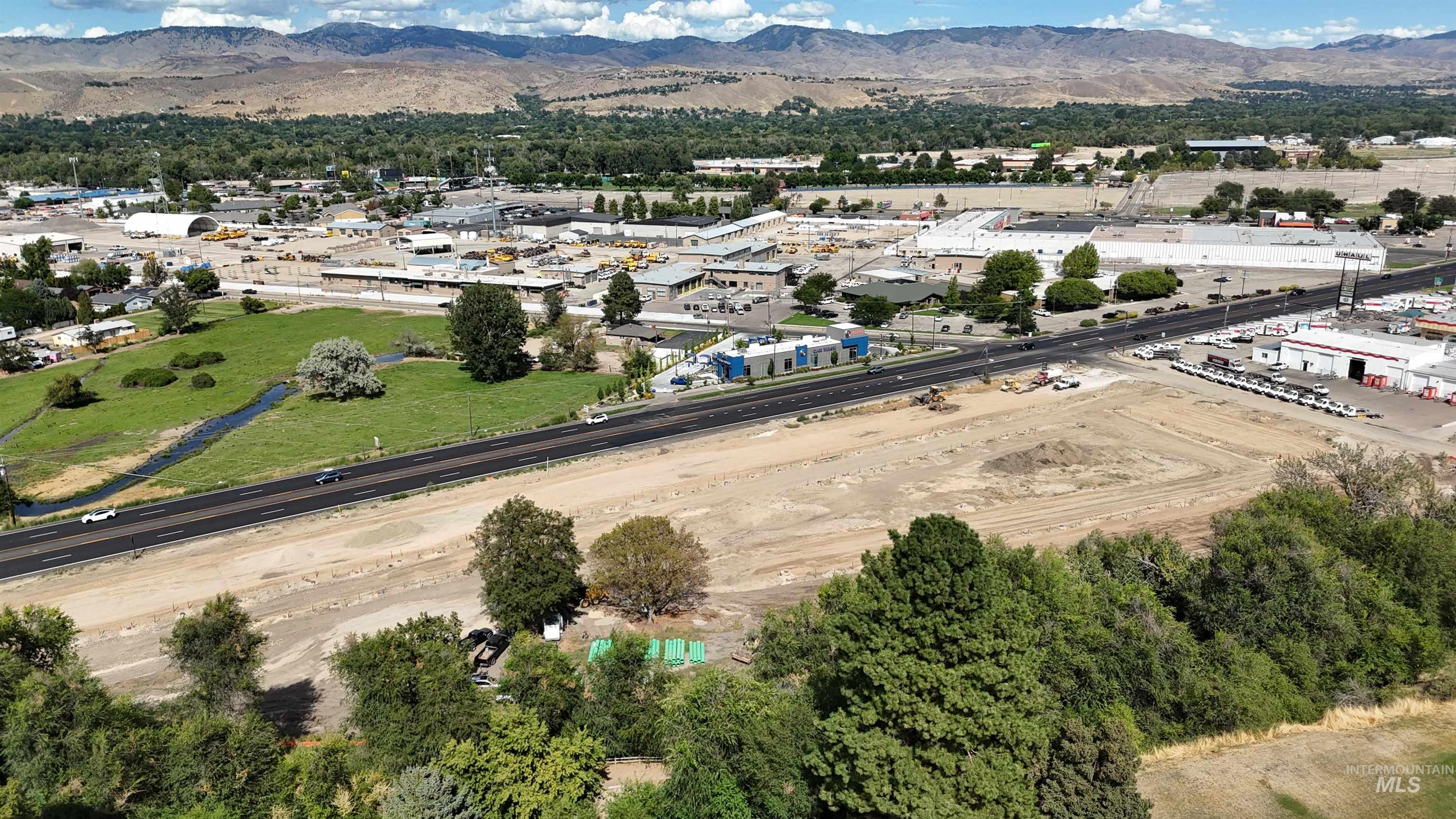 8271 W Mocha Ln, Garden City, Idaho 83714, 3 Bedrooms, 2.5 Bathrooms, Residential For Sale, Price $449,900, 98964792