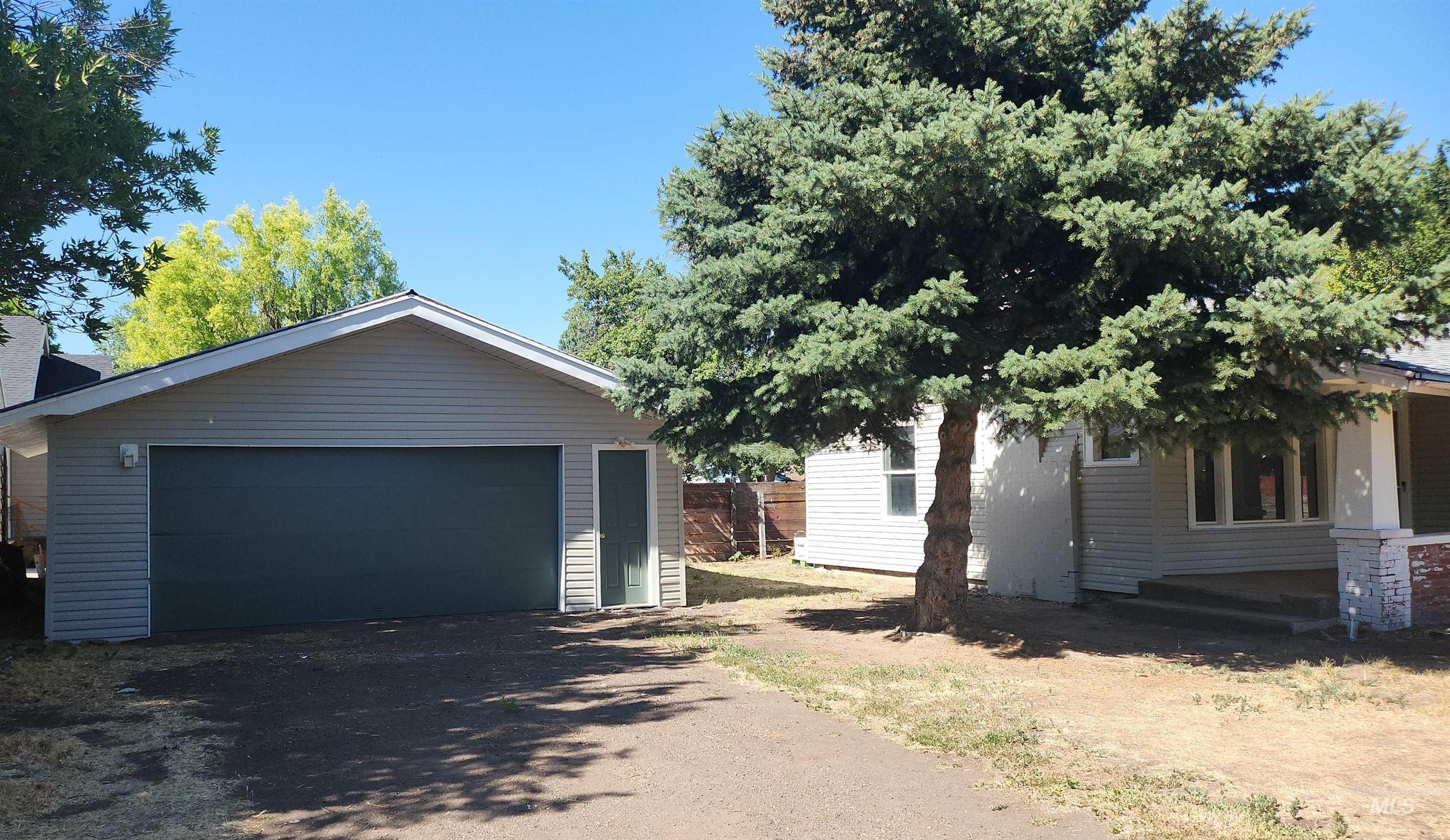 1123 9th Ave. East, Twin Falls, Idaho 83301, 2 Bedrooms, 1 Bathroom, Residential For Sale, Price $229,000,MLS 98964801