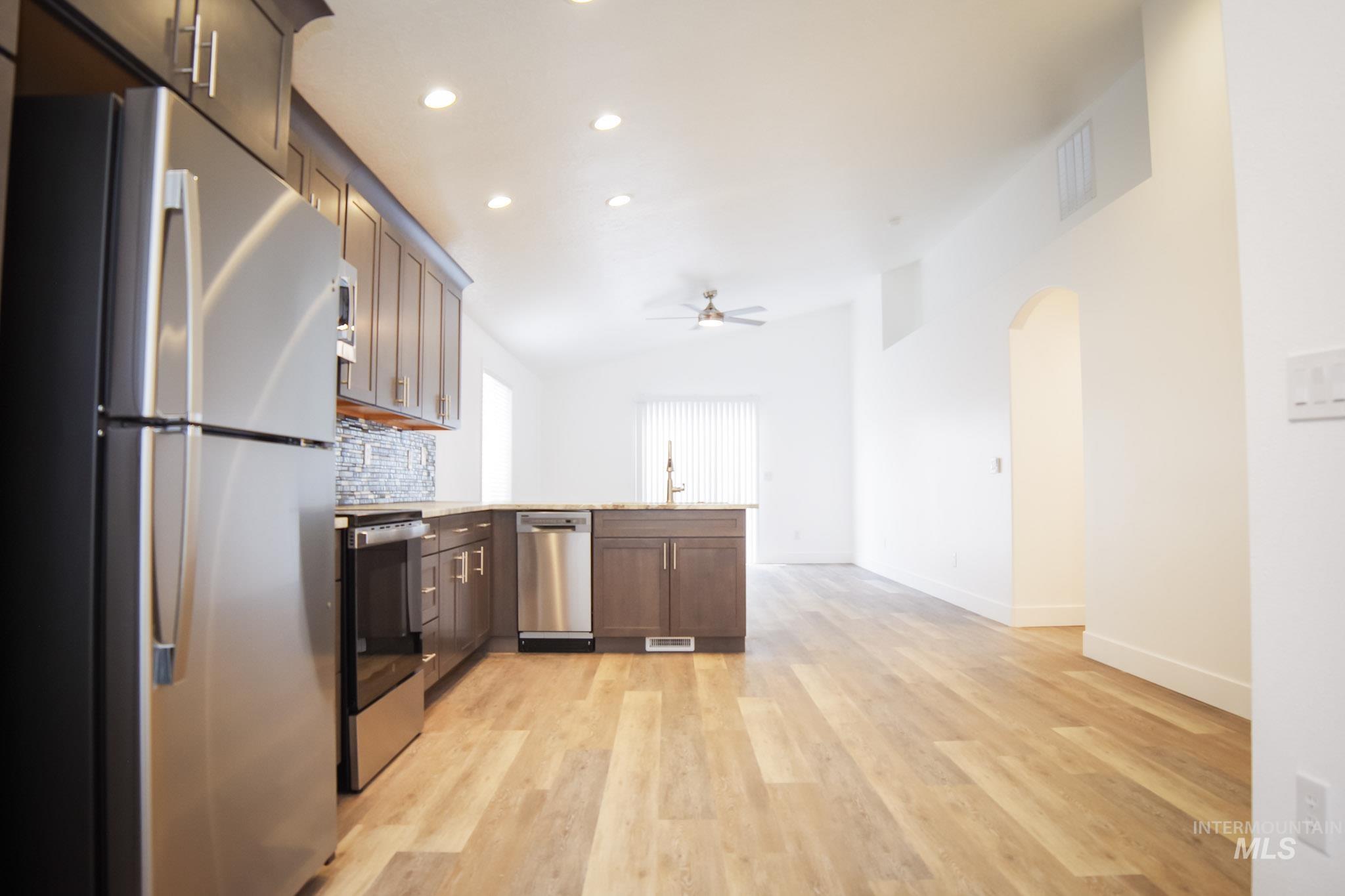 1144 S Grayling Ave., Meridian, Idaho 83642, 3 Bedrooms, 2 Bathrooms, Residential For Sale, Price $405,432,MLS 98964804