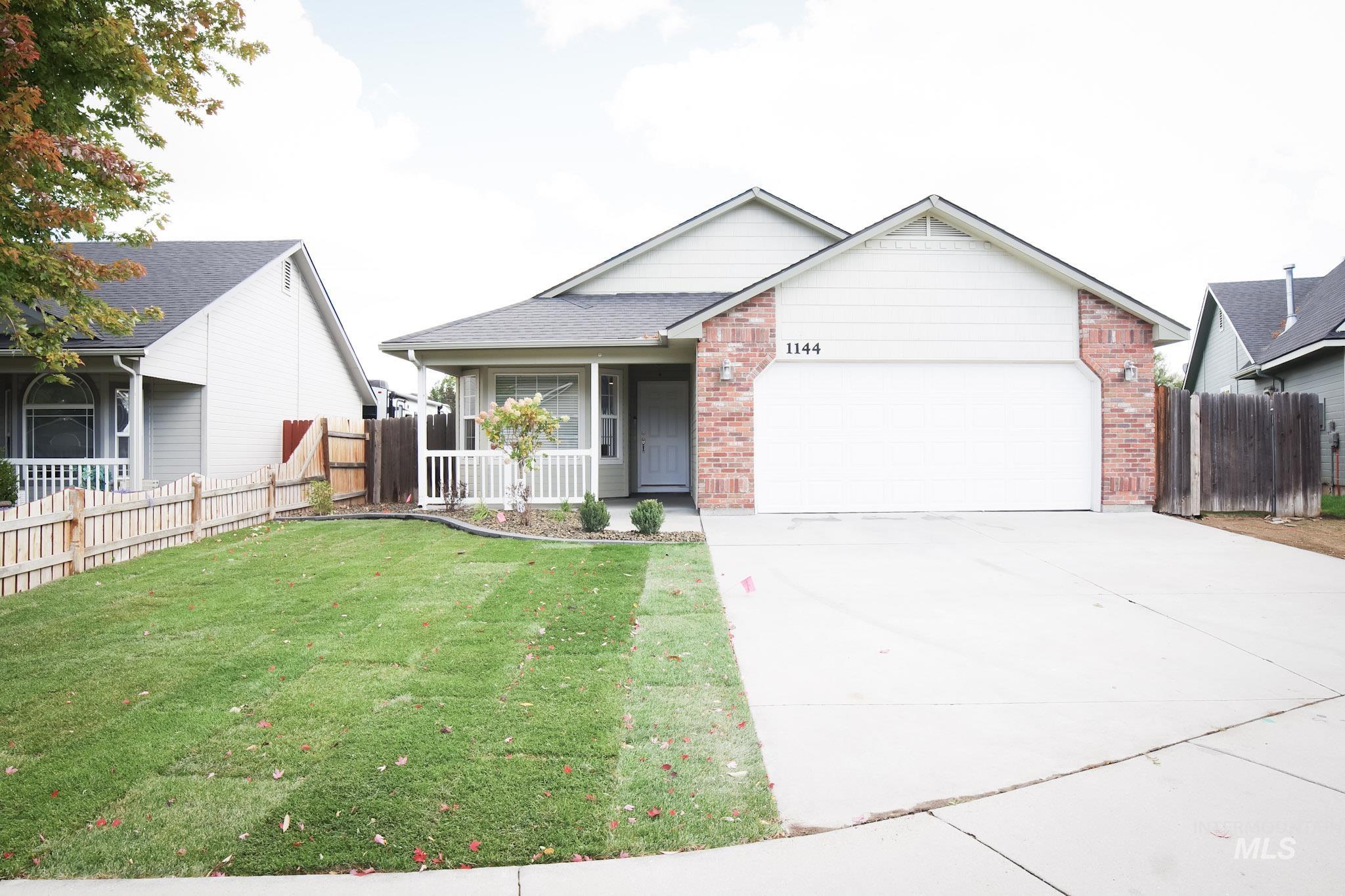 1144 S Grayling Ave., Meridian, Idaho 83642, 3 Bedrooms, 2 Bathrooms, Residential For Sale, Price $405,432,MLS 98964804