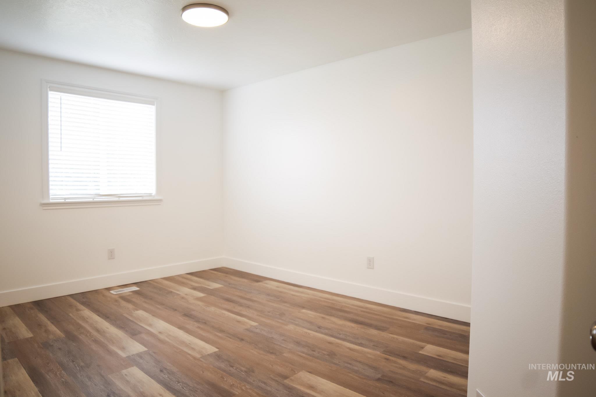 1144 S Grayling Ave., Meridian, Idaho 83642, 3 Bedrooms, 2 Bathrooms, Residential For Sale, Price $405,432,MLS 98964804