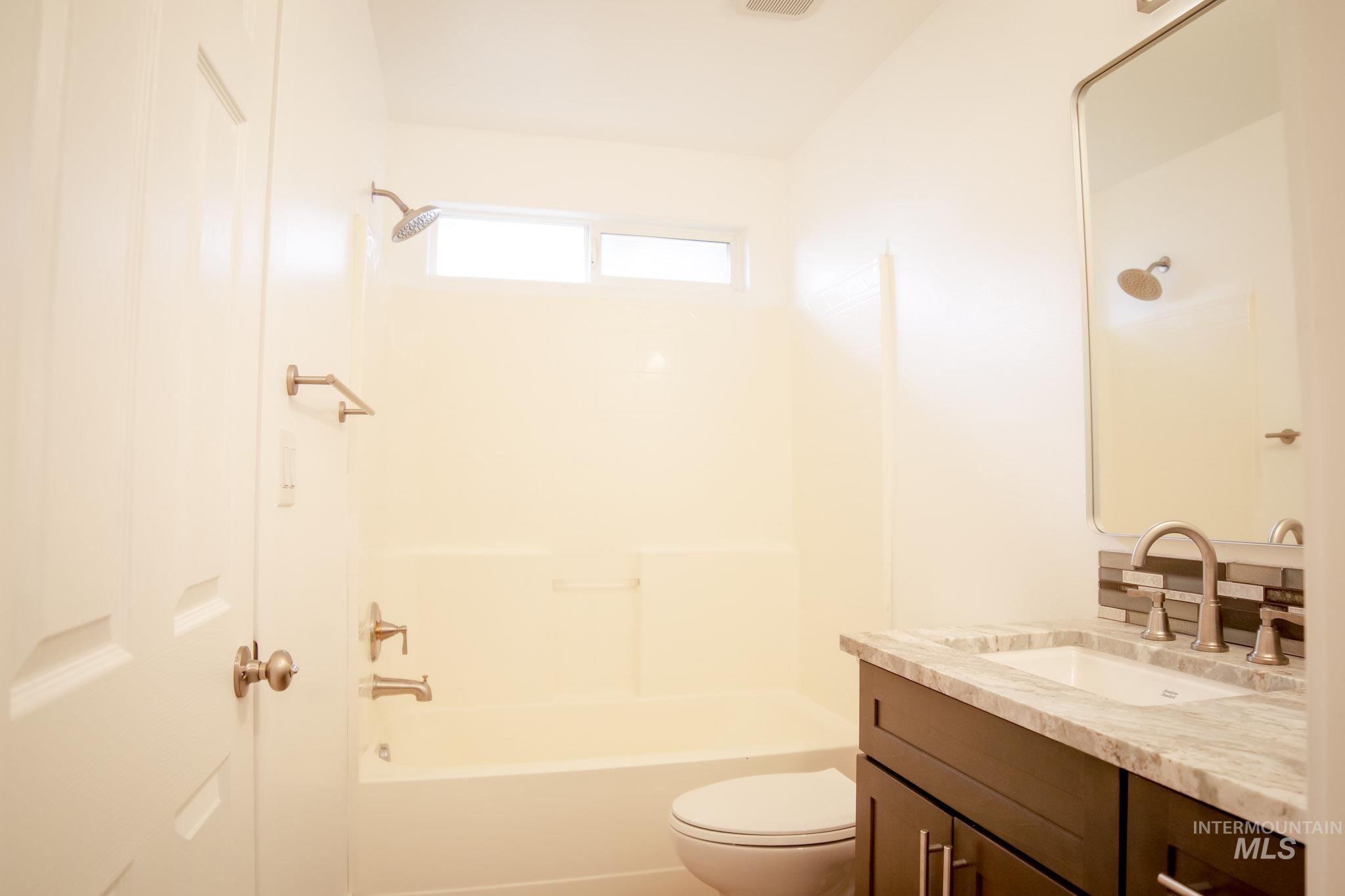 1144 S Grayling Ave., Meridian, Idaho 83642, 3 Bedrooms, 2 Bathrooms, Residential For Sale, Price $405,432,MLS 98964804