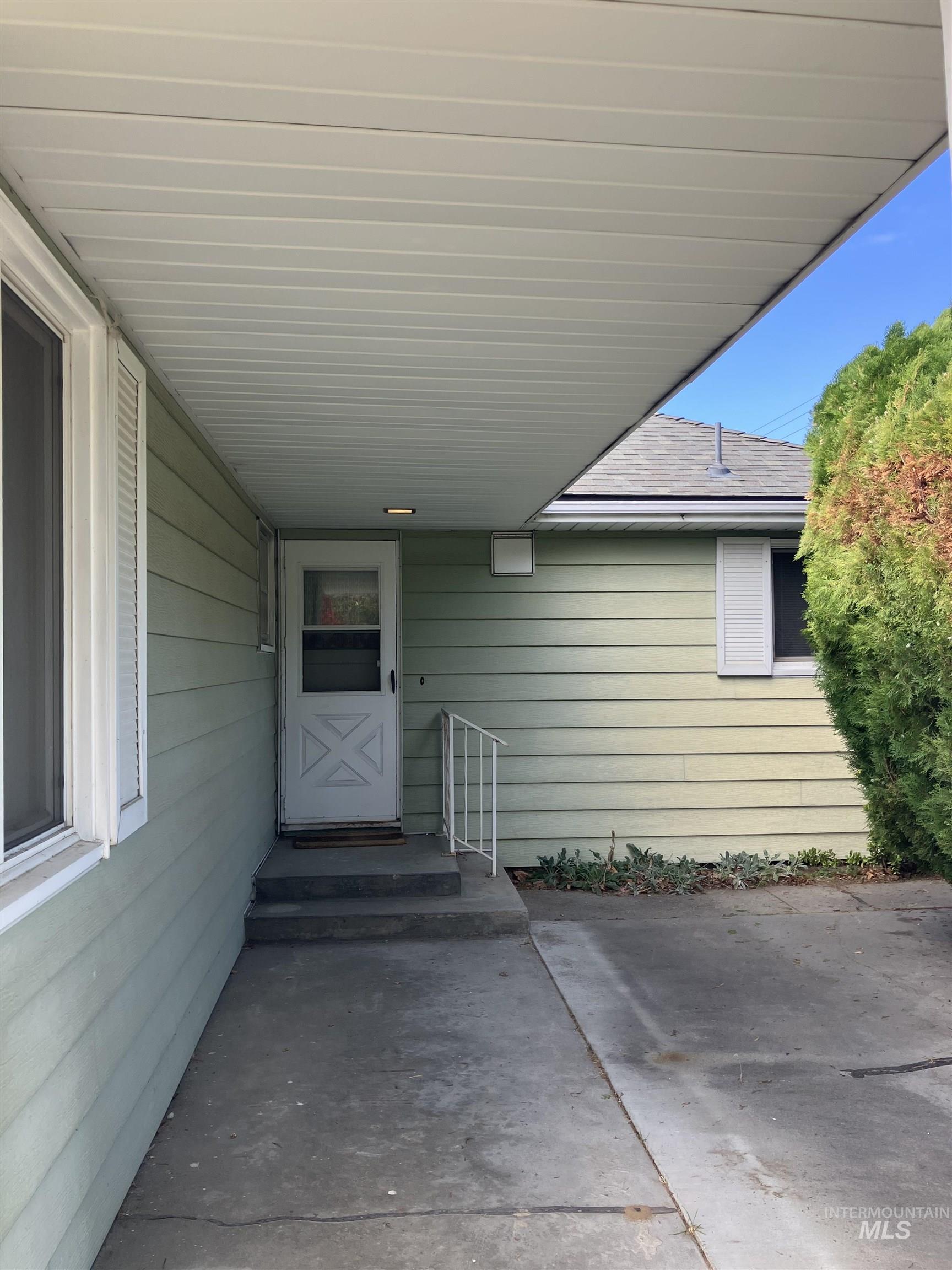 1111 E Main Street, Emmett, Idaho 83617, 3 Bedrooms, 2 Bathrooms, Residential For Sale, Price $425,000,MLS 98964819