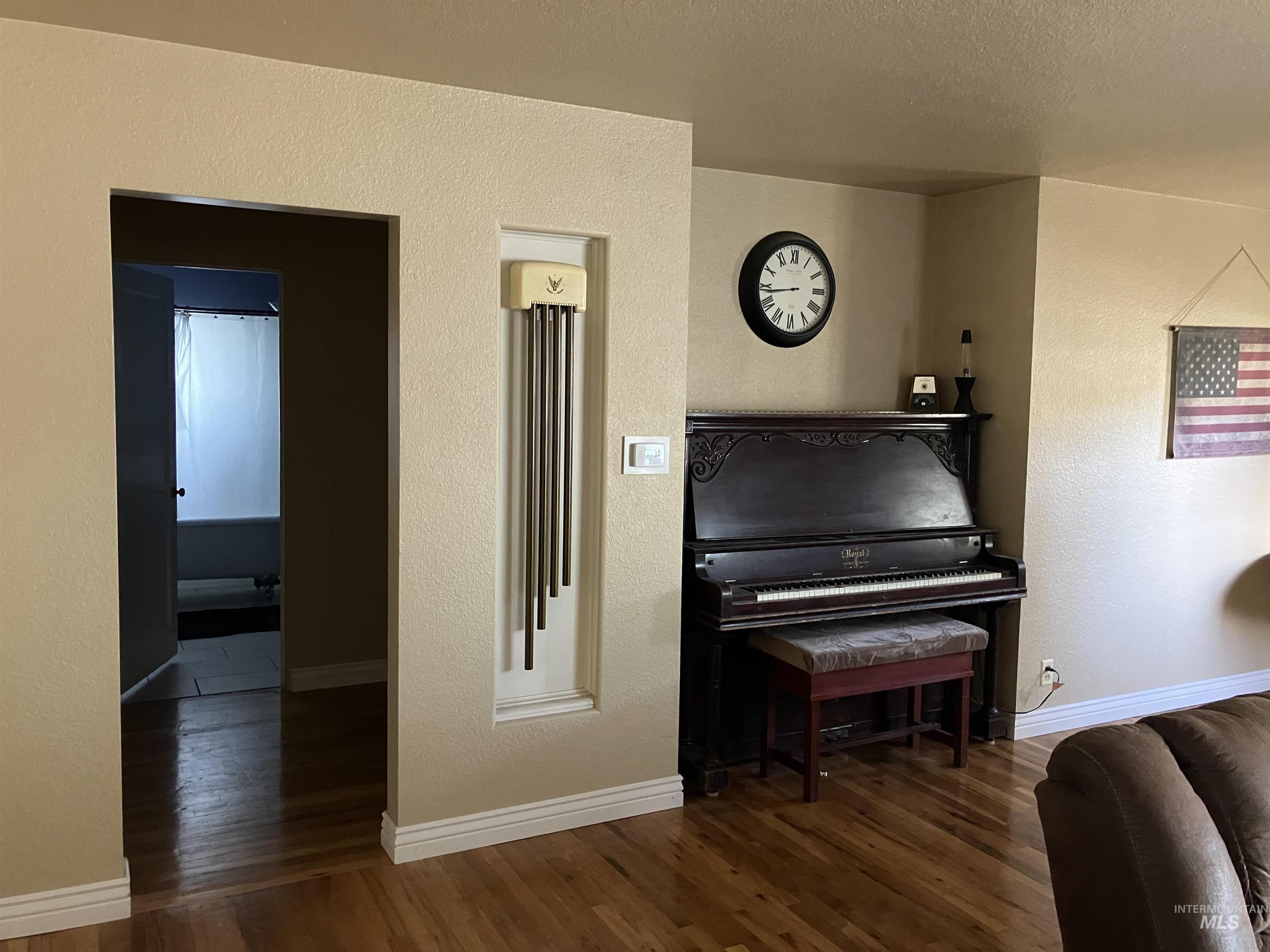 1111 E Main Street, Emmett, Idaho 83617, 3 Bedrooms, 2 Bathrooms, Residential For Sale, Price $425,000,MLS 98964819