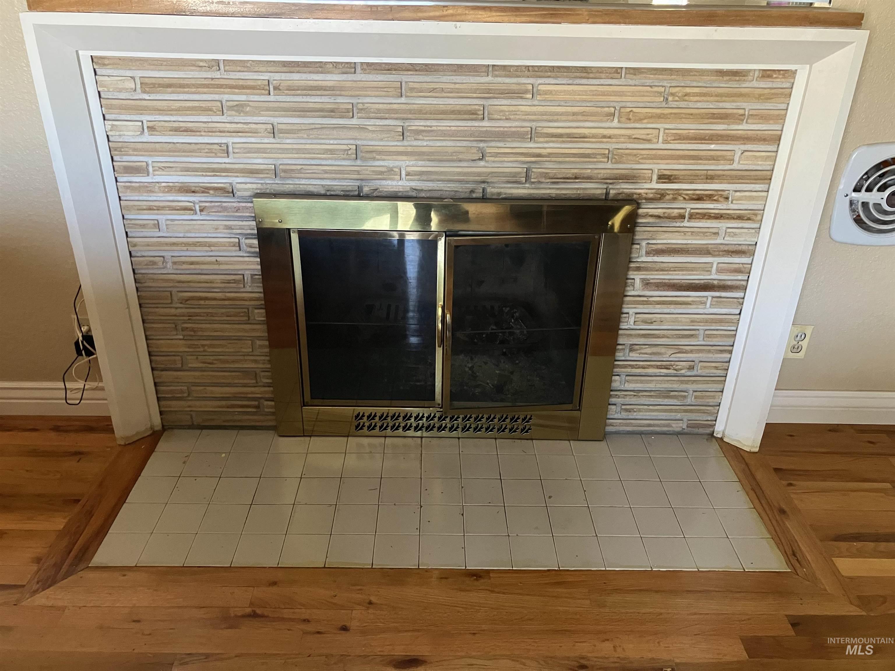 1111 E Main Street, Emmett, Idaho 83617, 3 Bedrooms, 2 Bathrooms, Residential For Sale, Price $425,000,MLS 98964819