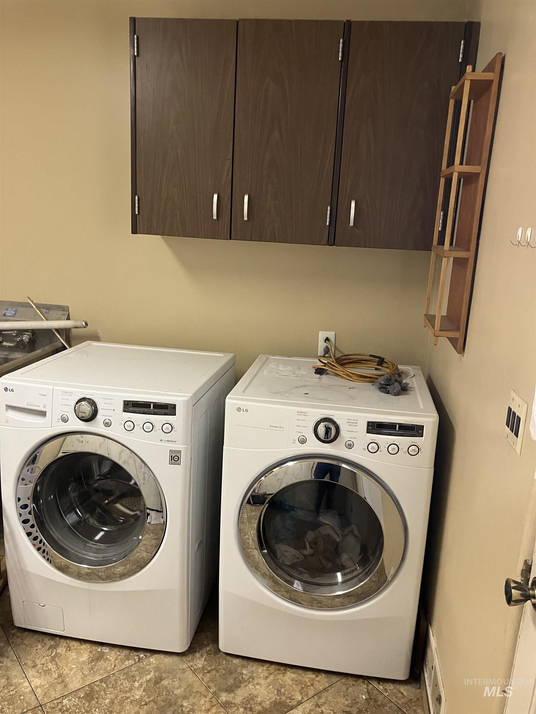 1111 E Main Street, Emmett, Idaho 83617, 3 Bedrooms, 2 Bathrooms, Residential For Sale, Price $425,000,MLS 98964819