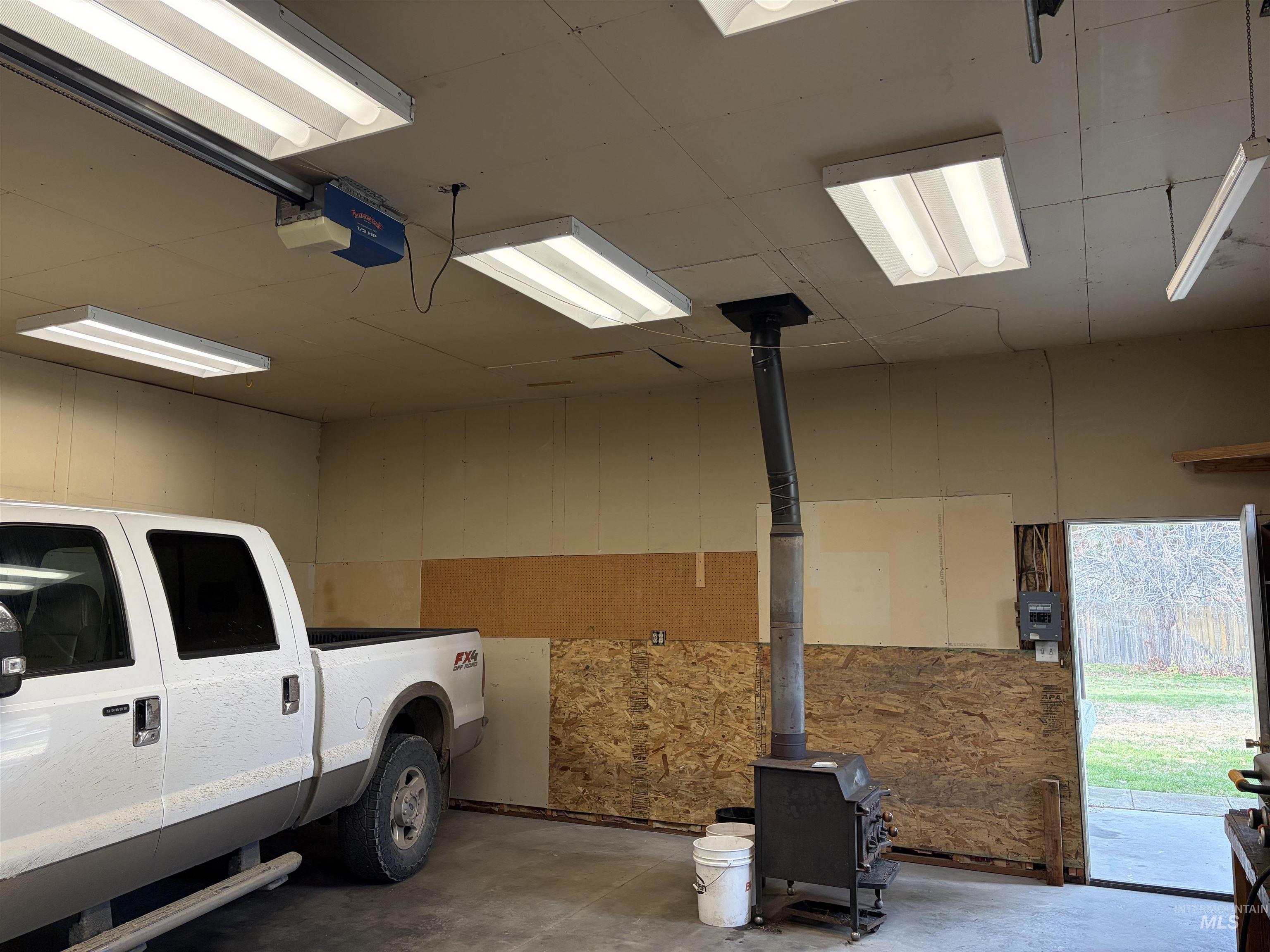 1111 E Main Street, Emmett, Idaho 83617, 3 Bedrooms, 2 Bathrooms, Residential For Sale, Price $425,000,MLS 98964819